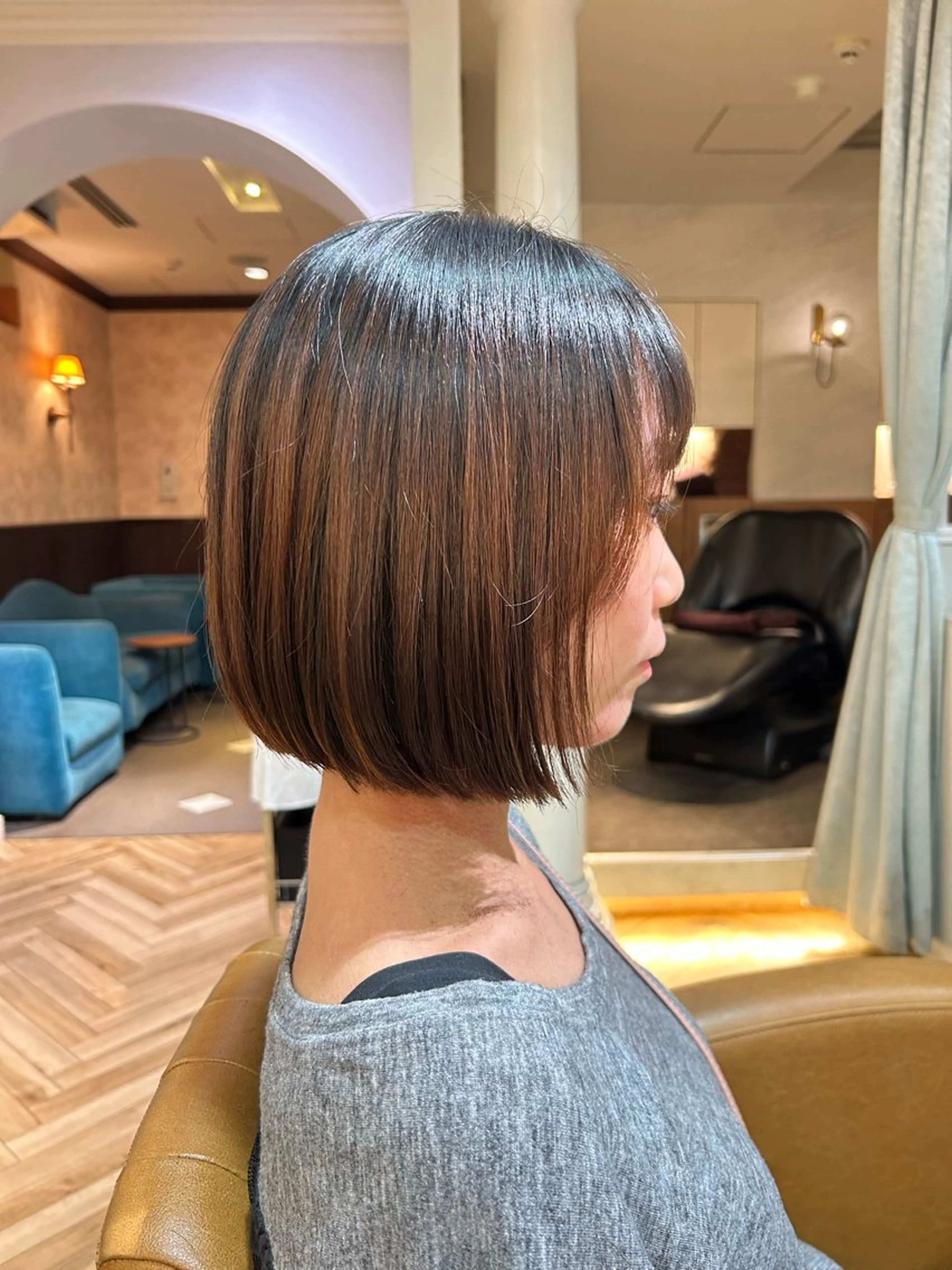 ミディアム ボブ Momoハイレイヤー 海外レイヤーカットのヘアスタイル