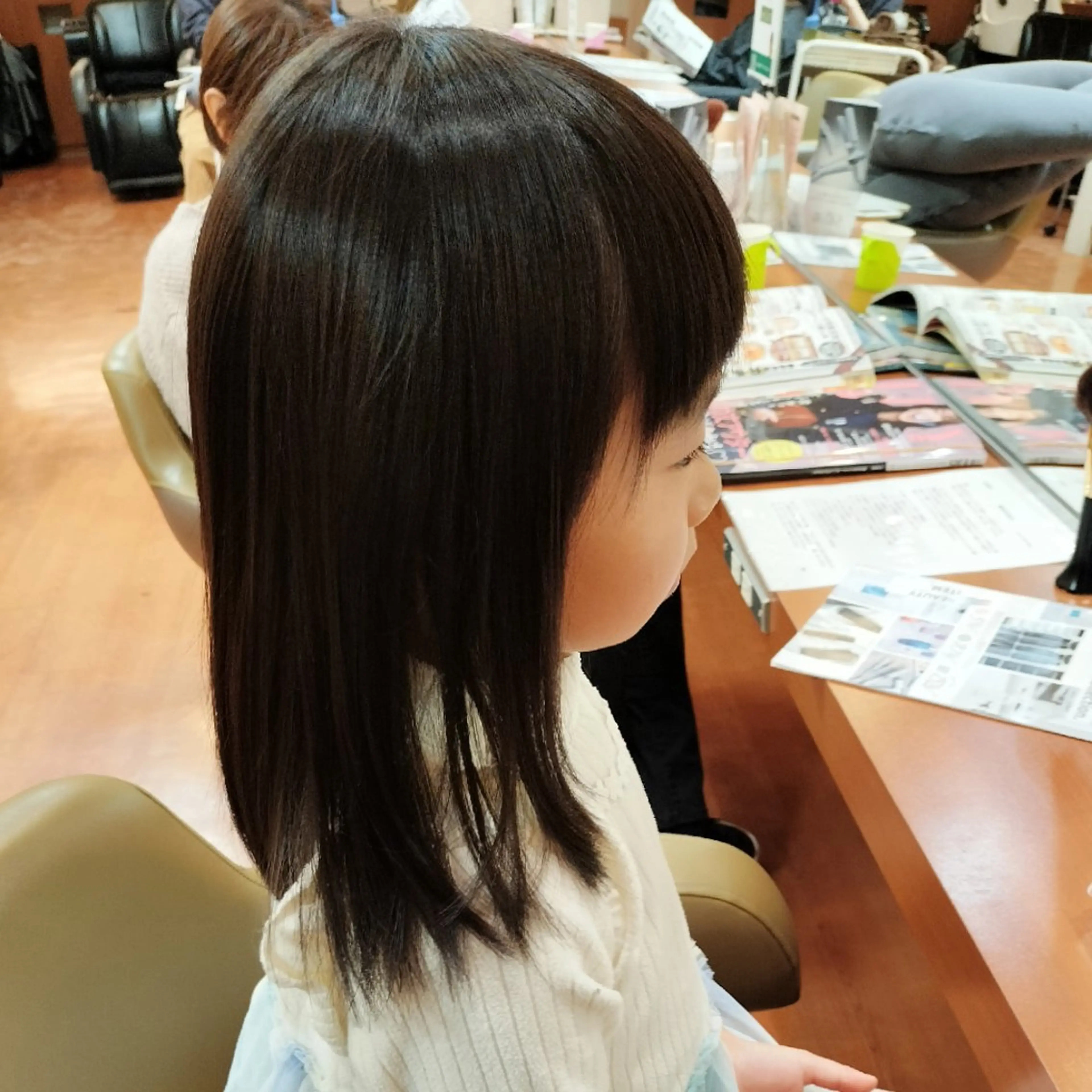 セミロング 太田 香織のヘアスタイル