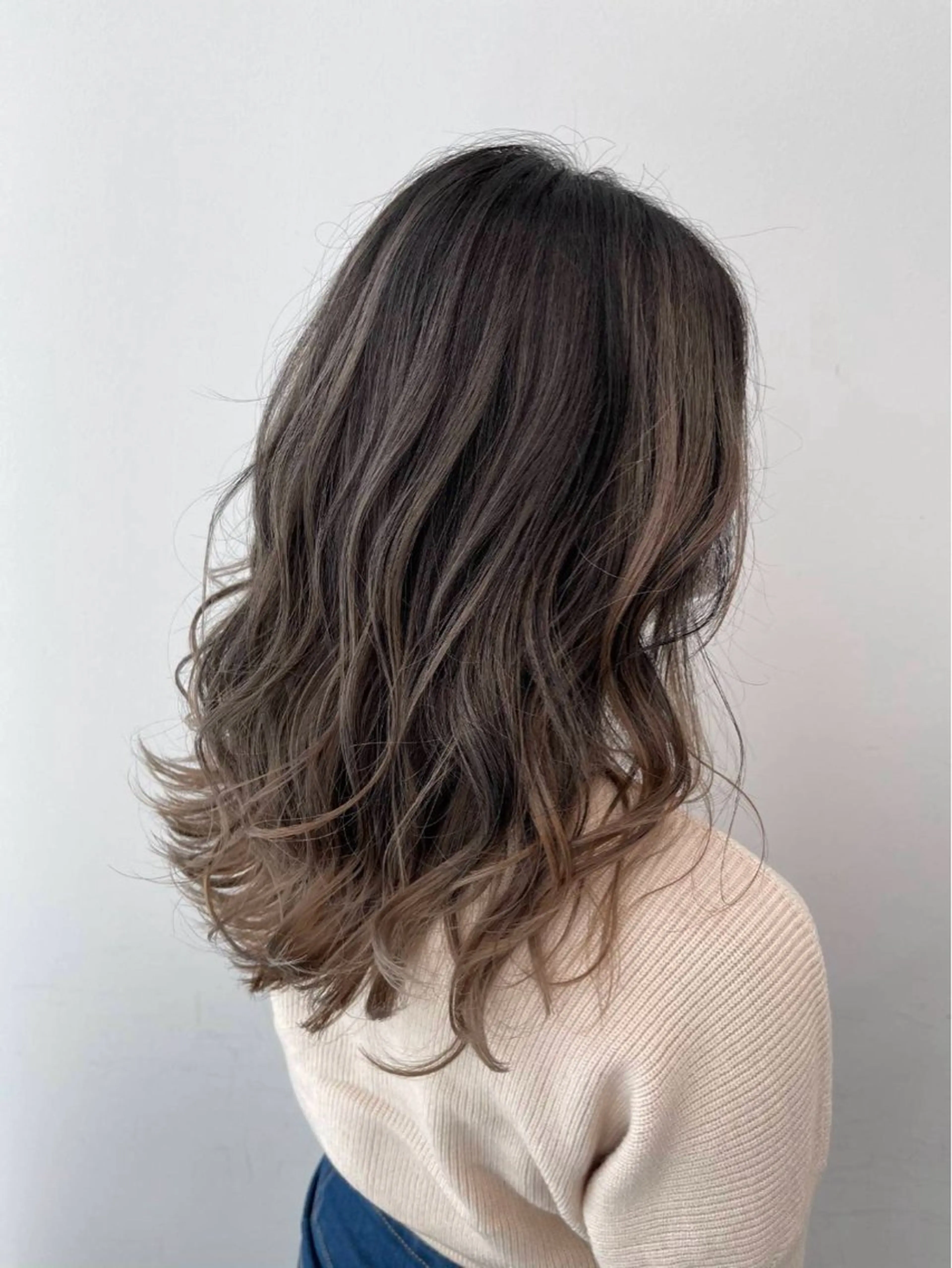 ミディアム カット ヘアカラー トリートメント Cielo by Siestaのヘアスタイル
