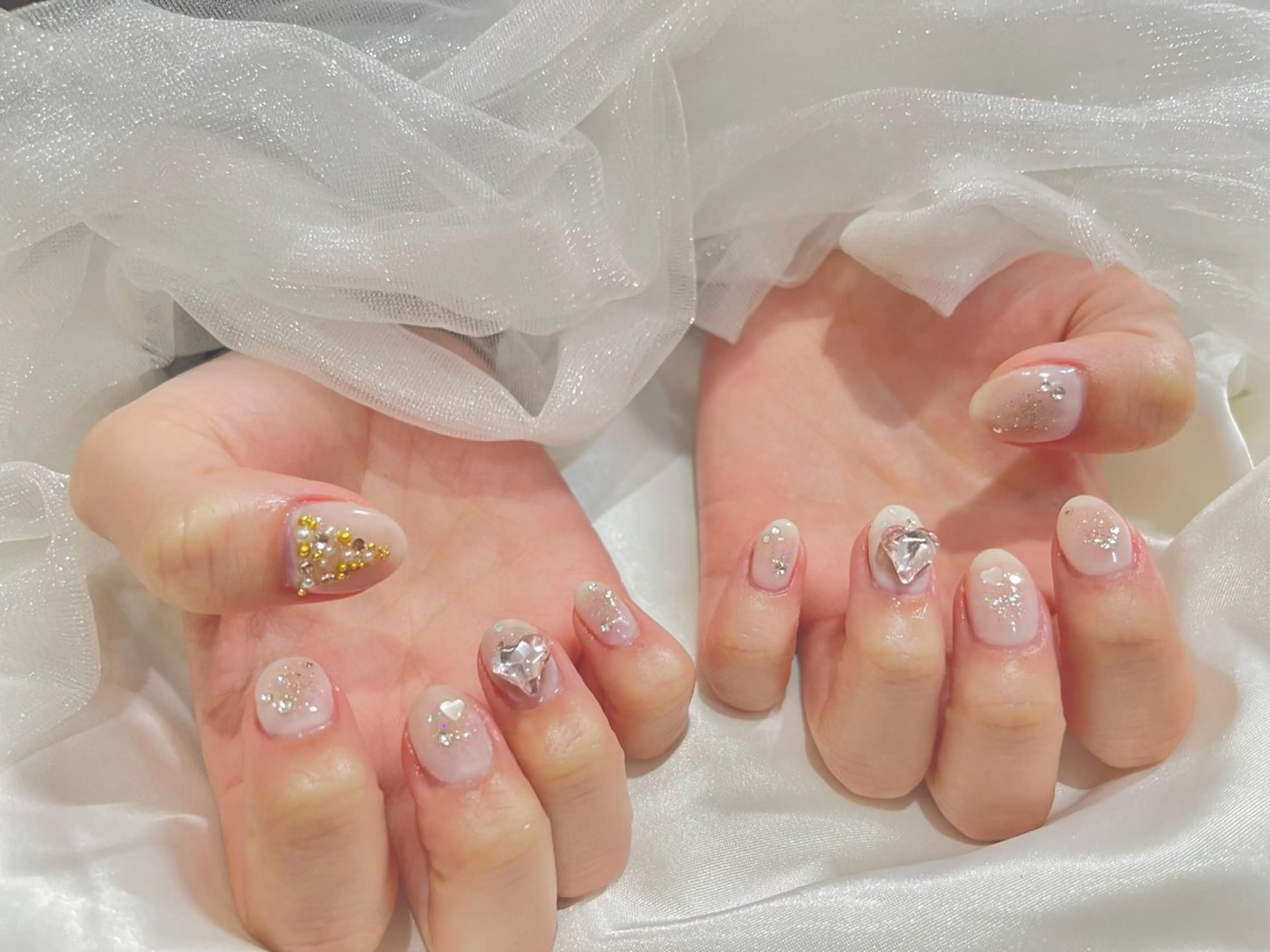 ネイル ワンホンネイル 冬ネイル クリスマス ハンドネイル Lutena💅🏽 伊藤のマツエク・マツパデザイン
