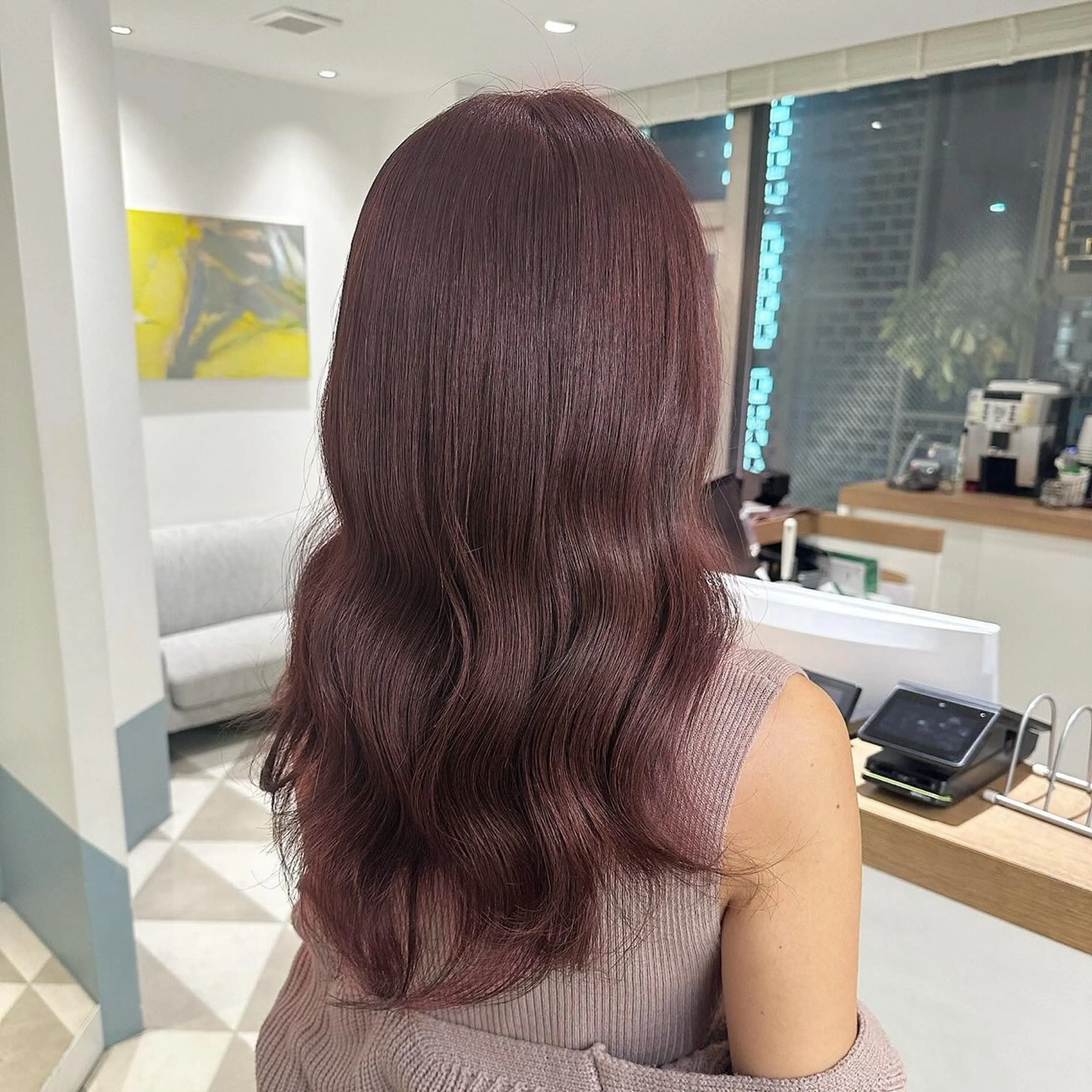 ロング ヘアカラー トリートメント 安丸 結夏のヘアスタイル