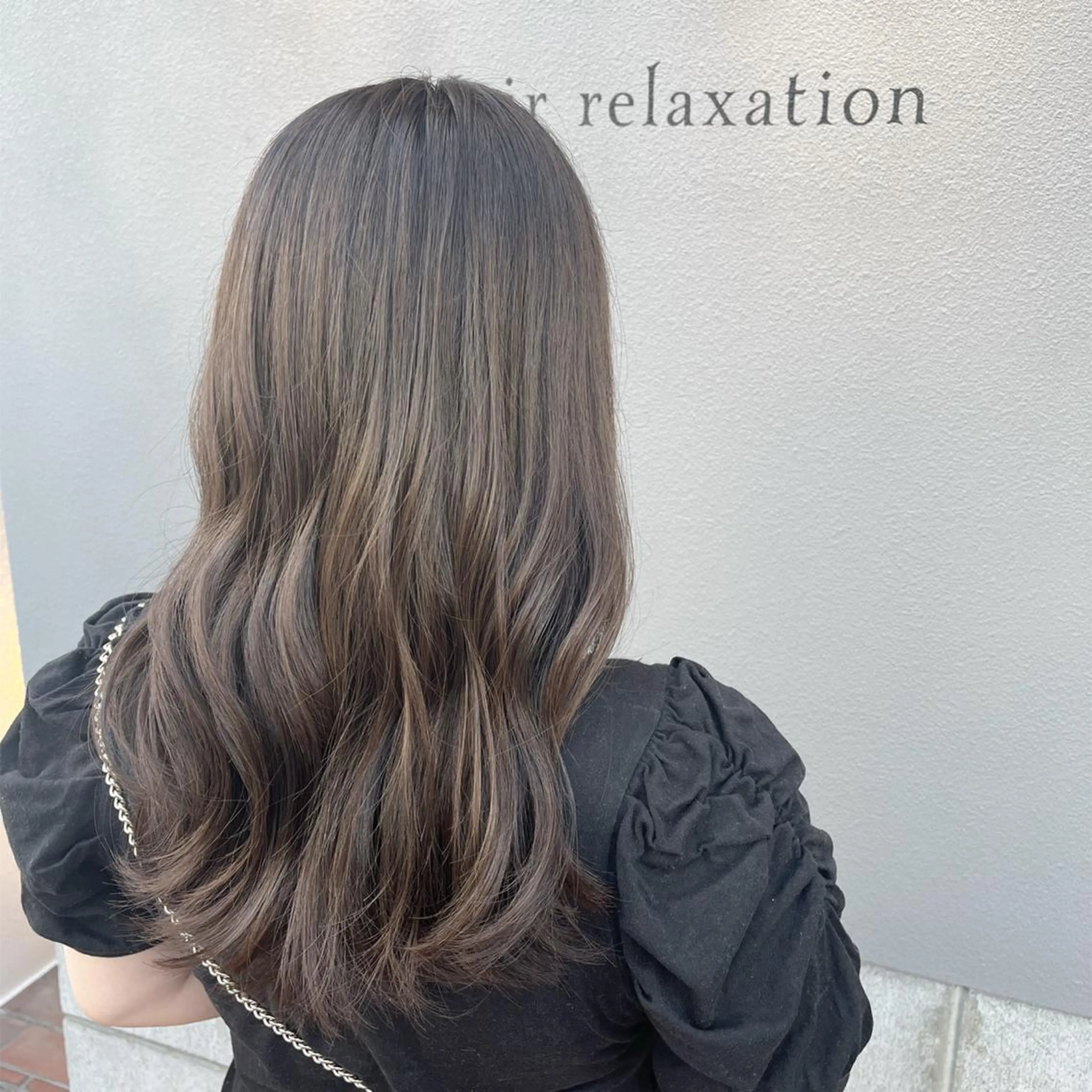ミディアム 西垣 佳苗のヘアスタイル