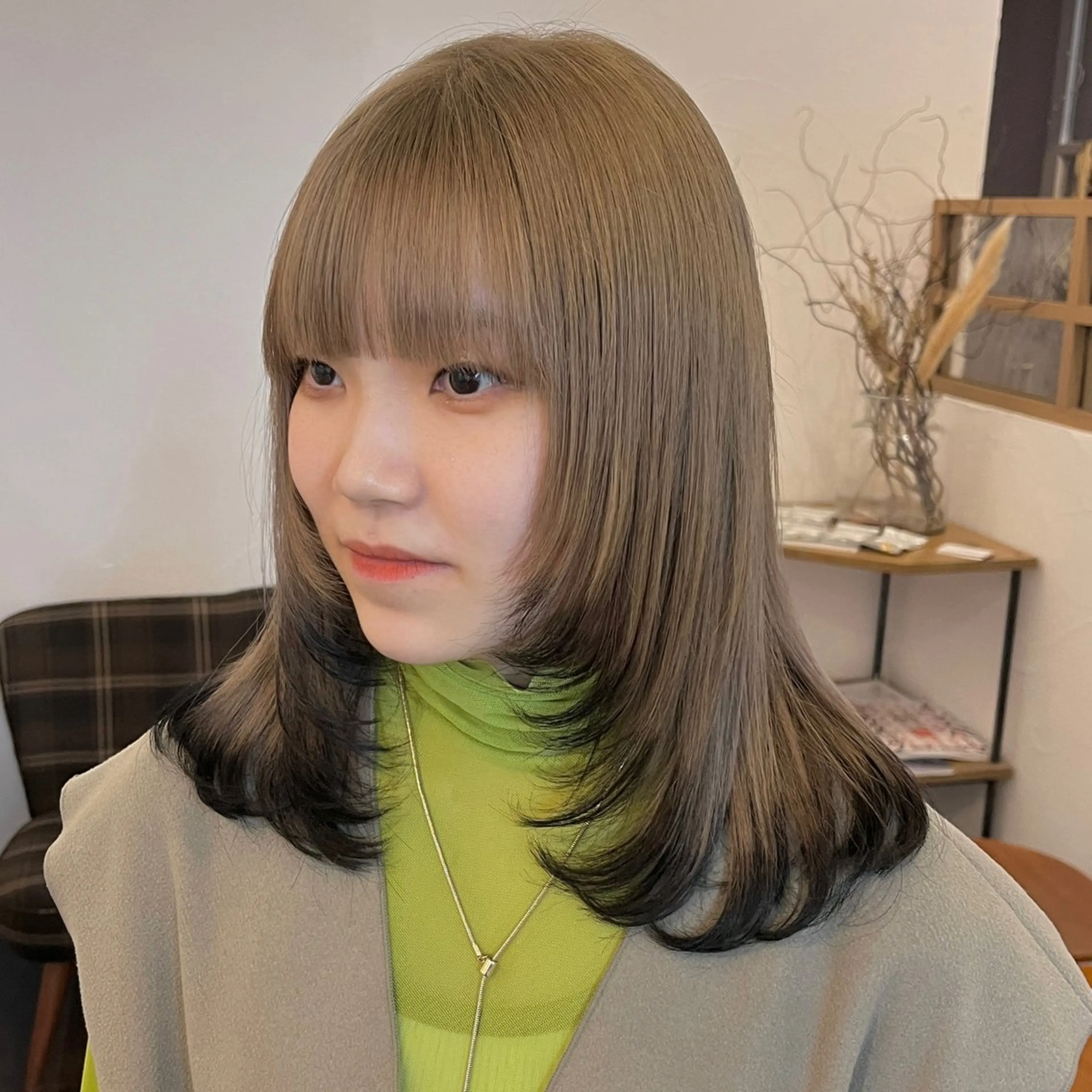 ミディアム カラー ベージュカラー ブリーチ デザインカラー 伊藤ゆかり/髪質改善 /透明感カラーのヘアスタイル