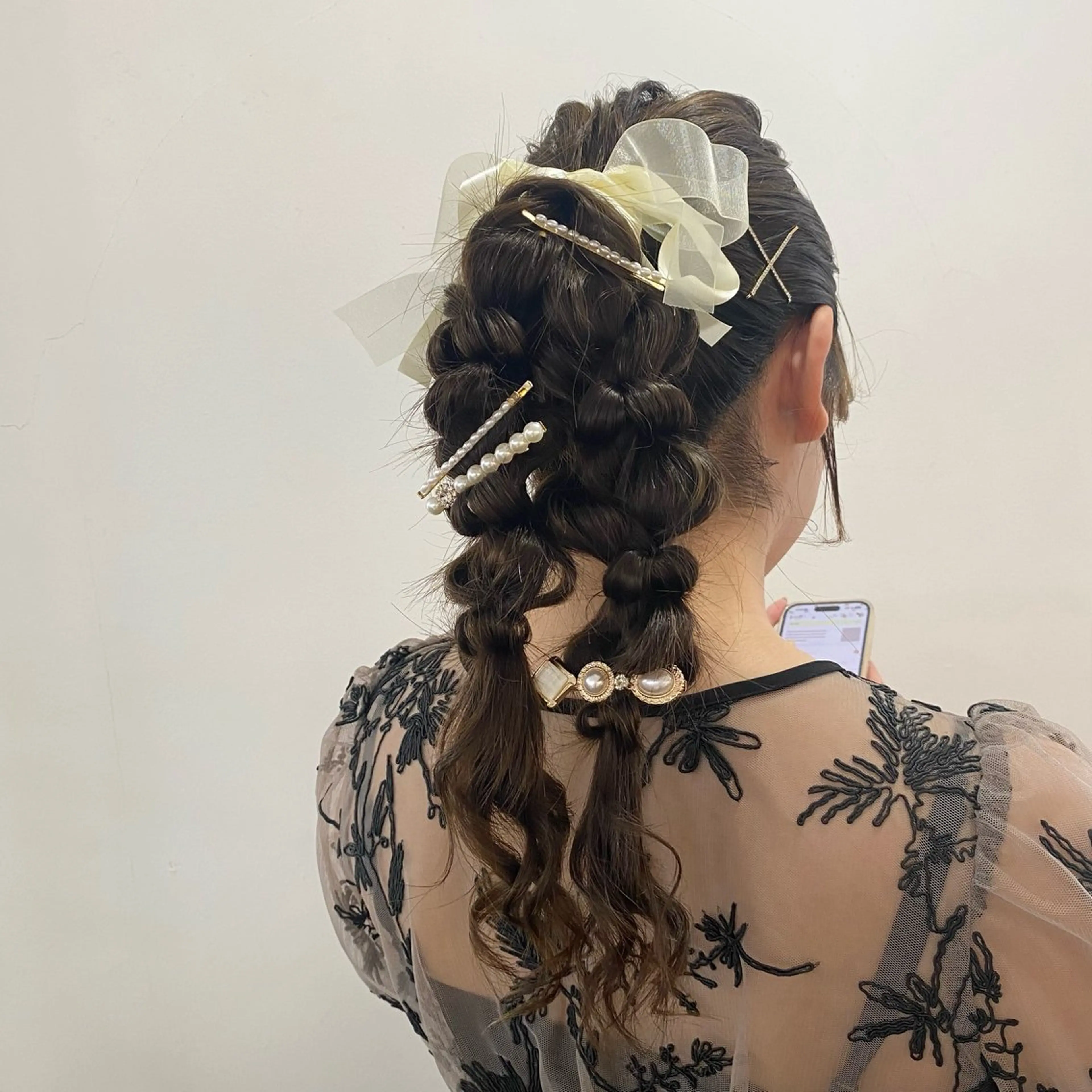 ロング ヘアアレンジ ポニーテール 髪飾り ヘアセット Kazaoka Saraのヘアスタイル