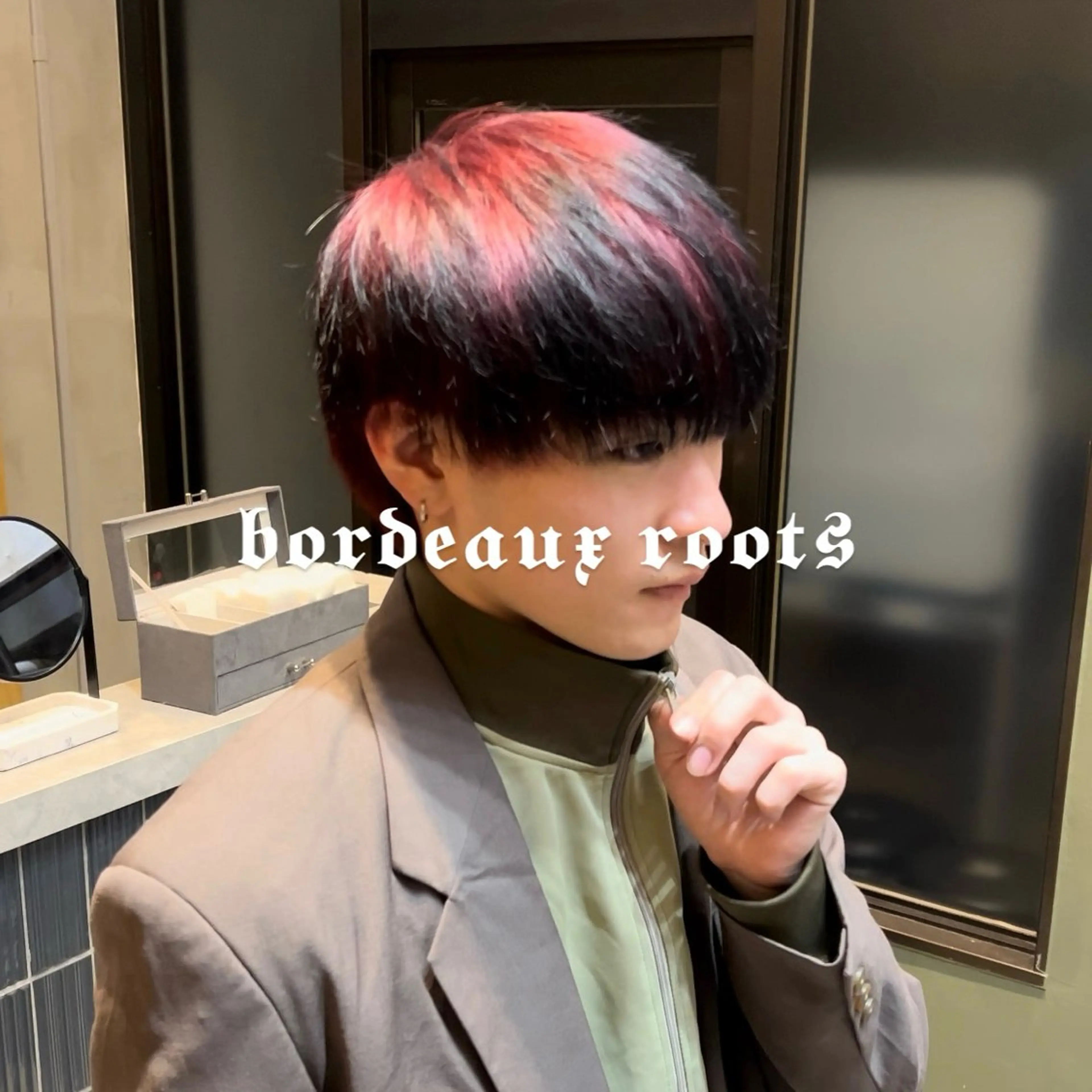 カラー メンズ ボルドーカラー ヘアカラー トリートメント YUIKA☆髪質改善 小顔ｶｯﾄ艶ｶﾗｰのヘアスタイル