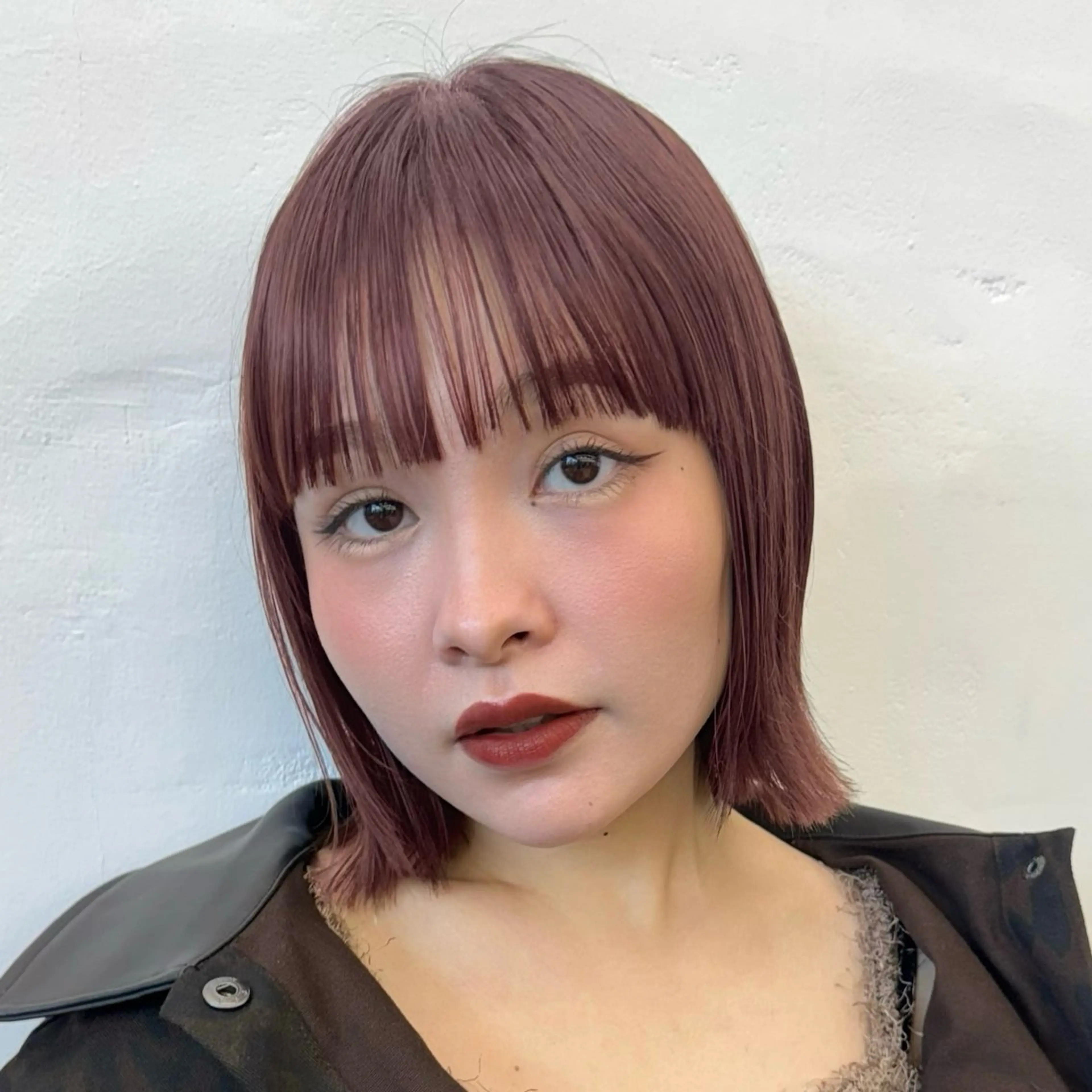 ショート カラー ヘアアレンジ ボブレイヤー ブリーチ ダブルカラー ブリーチなしカラー ボブ カット ヘアカラー トリートメント ヘッドスパ ヘアセット 暖色ダブルカラーボブ レイヤー🌈AINAのヘアスタイル