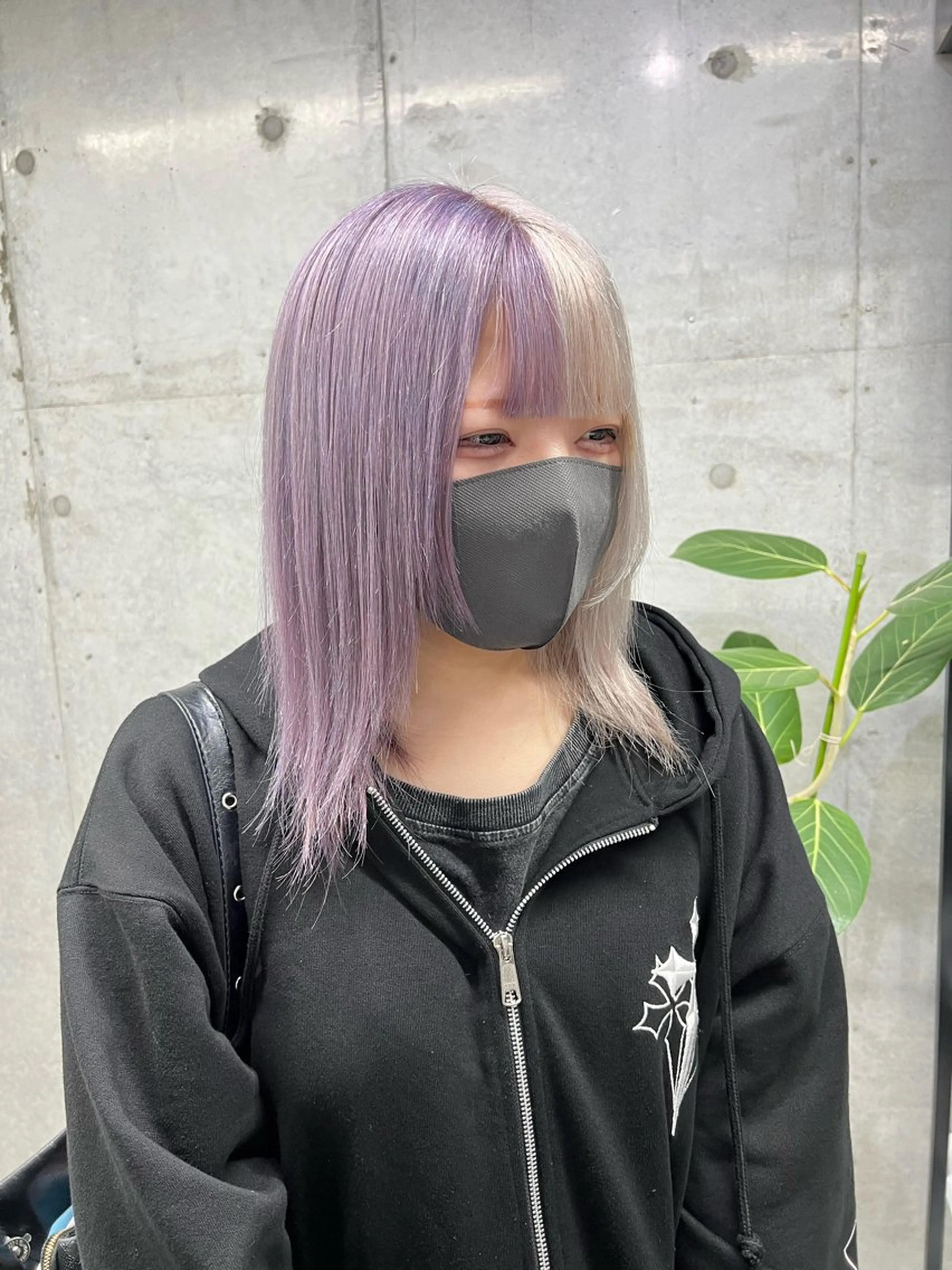 ミディアム 青木 芽生のヘアスタイル