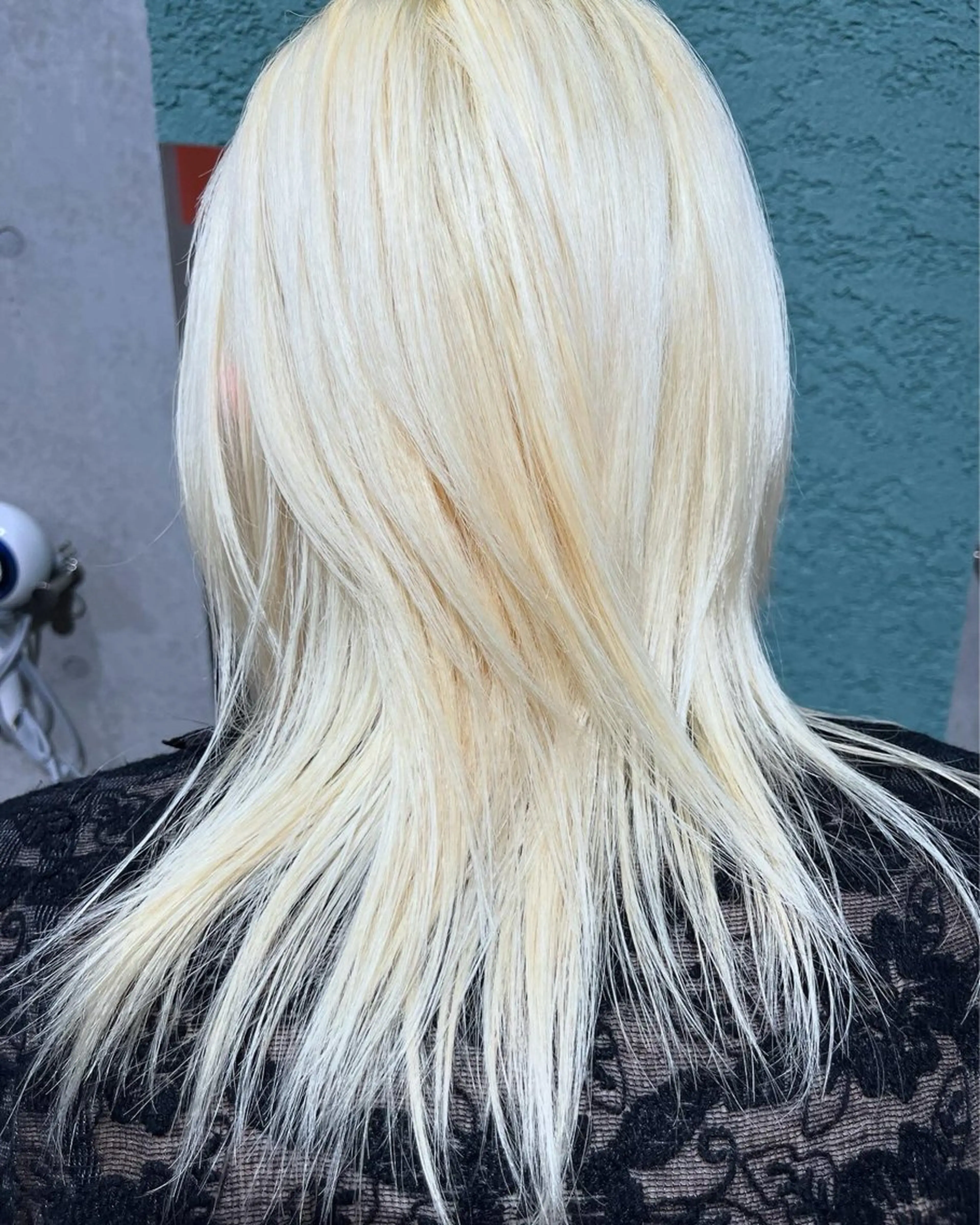 セミロング ヘアカラー Vicky ブリーチ メンズカジュアルのヘアスタイル
