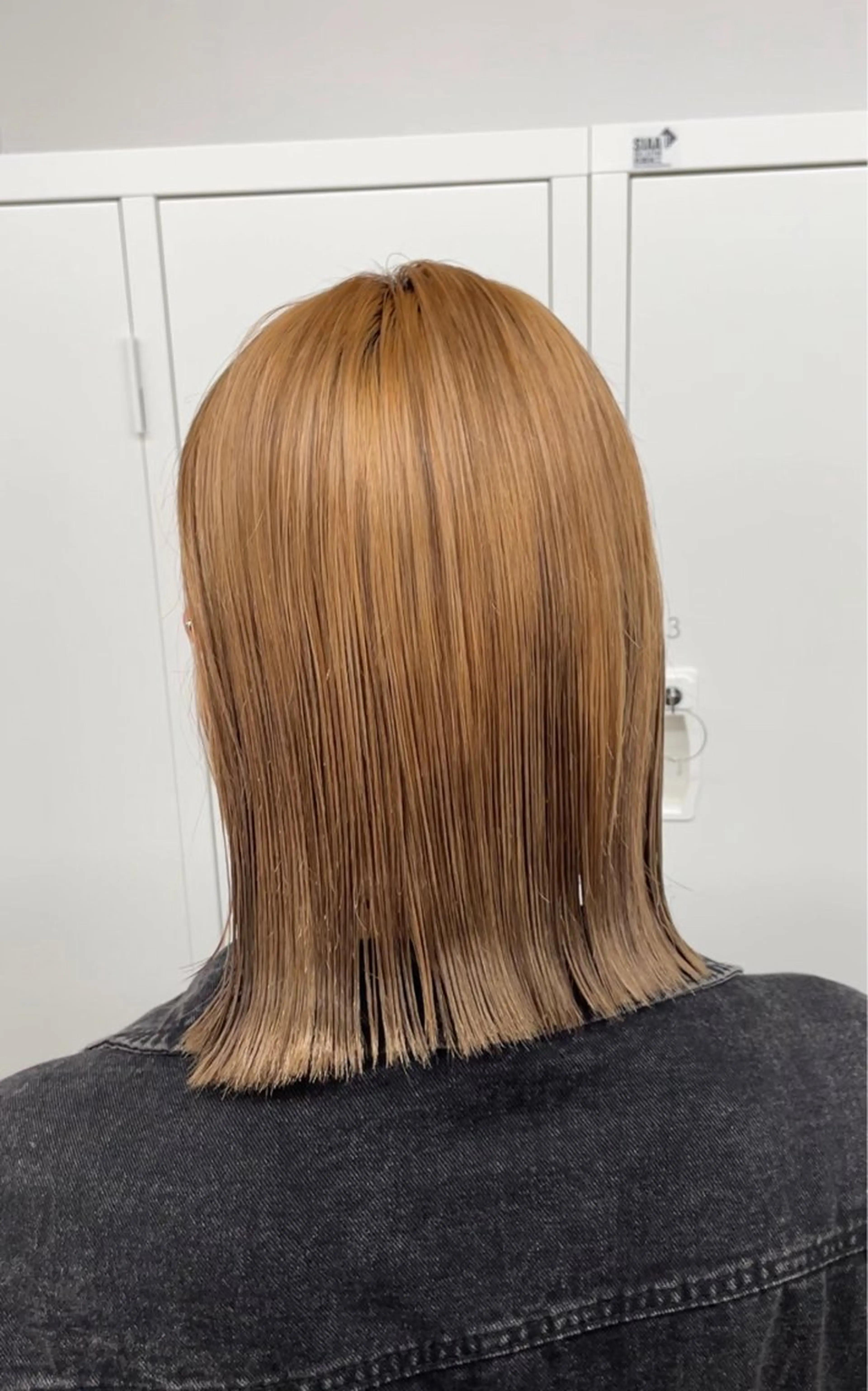 ミディアム カラー レイヤーパーマ/ ショートパーマ/横浜のヘアスタイル