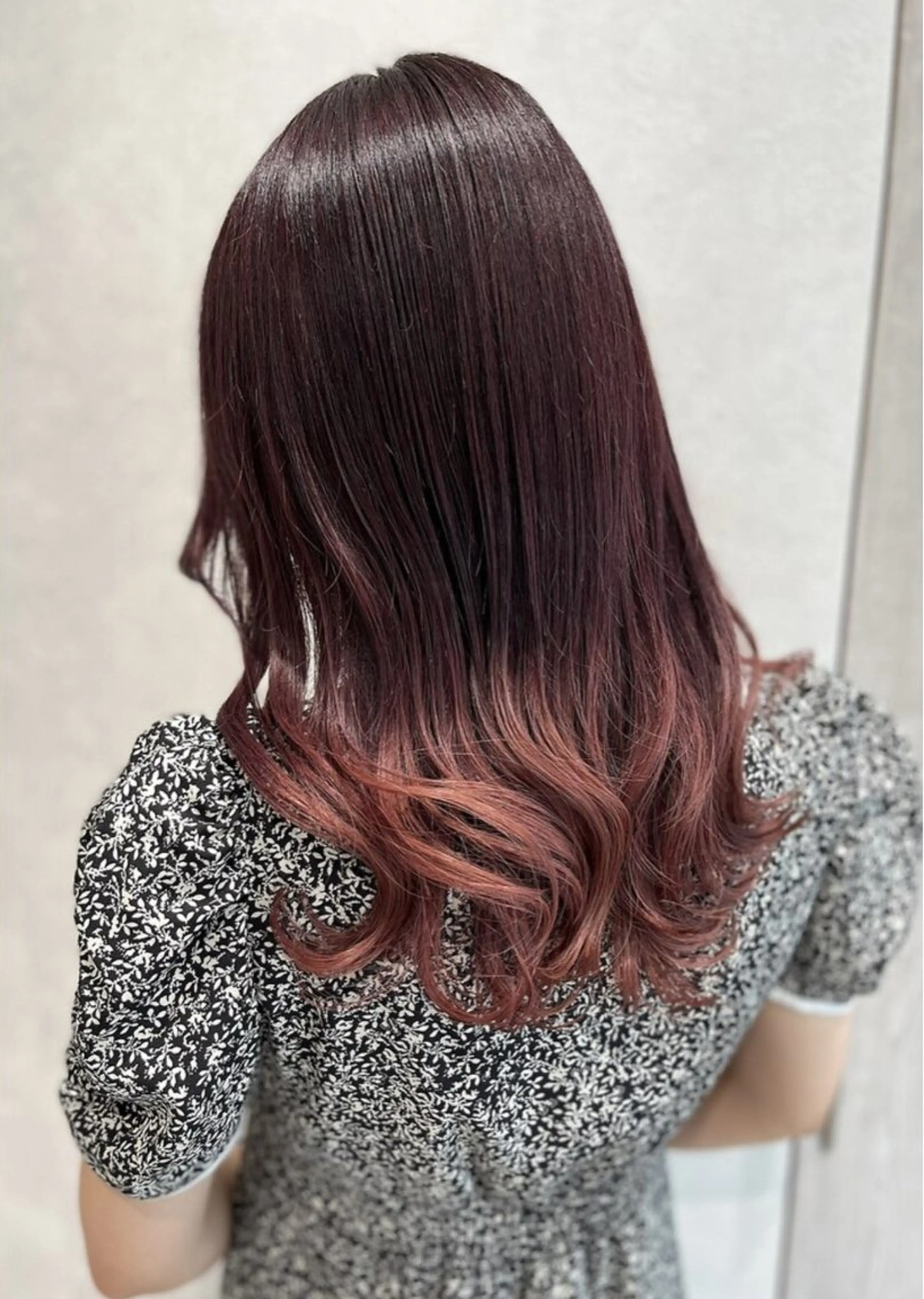 ロング カラー グラデーションカラー ピンクカラー カット ヘアカラー トリートメント 髪質改善縮毛矯正 💎TOMOのヘアスタイル