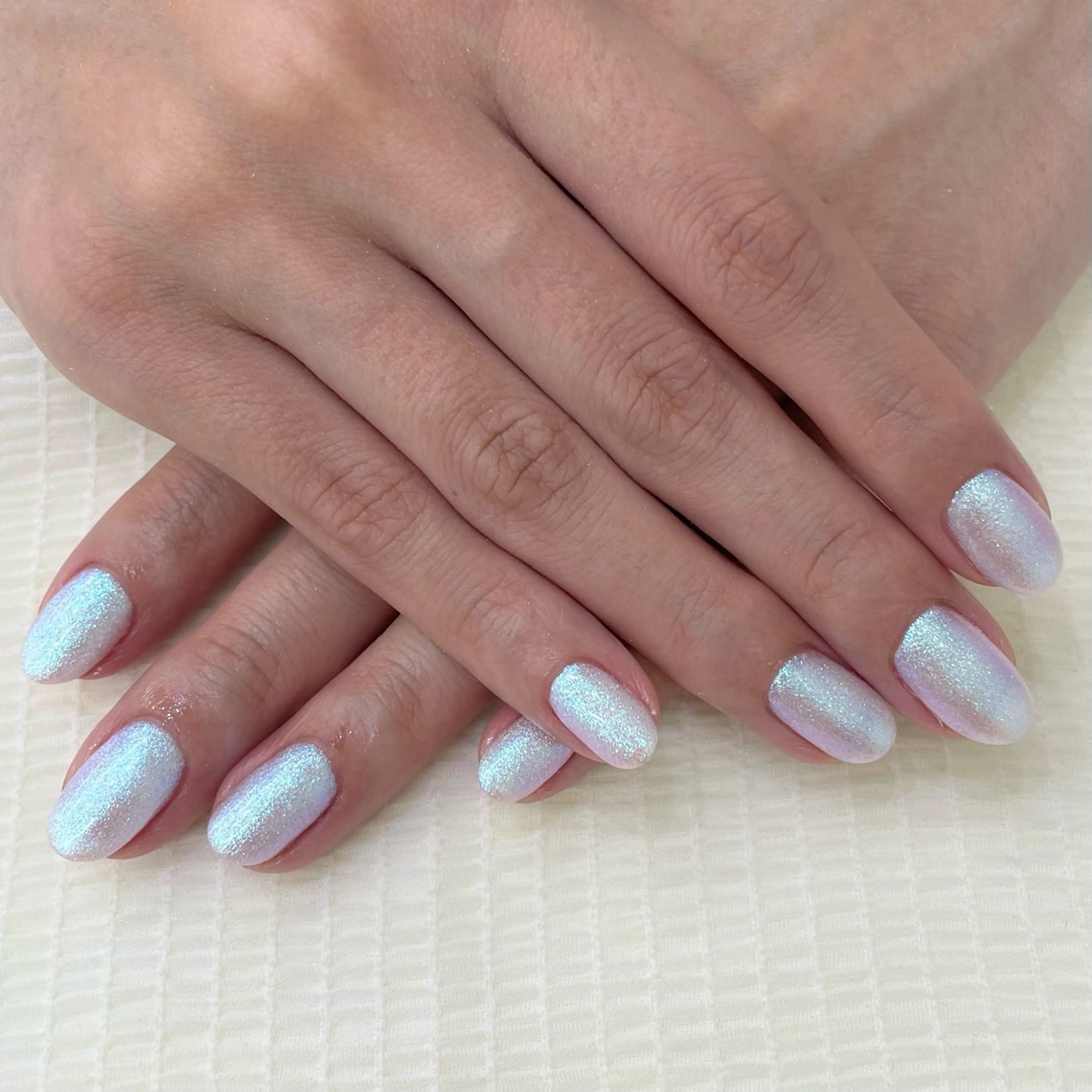 ネイル esNAIL新宿西口店所属・emi esNAILのネイルデザイン
