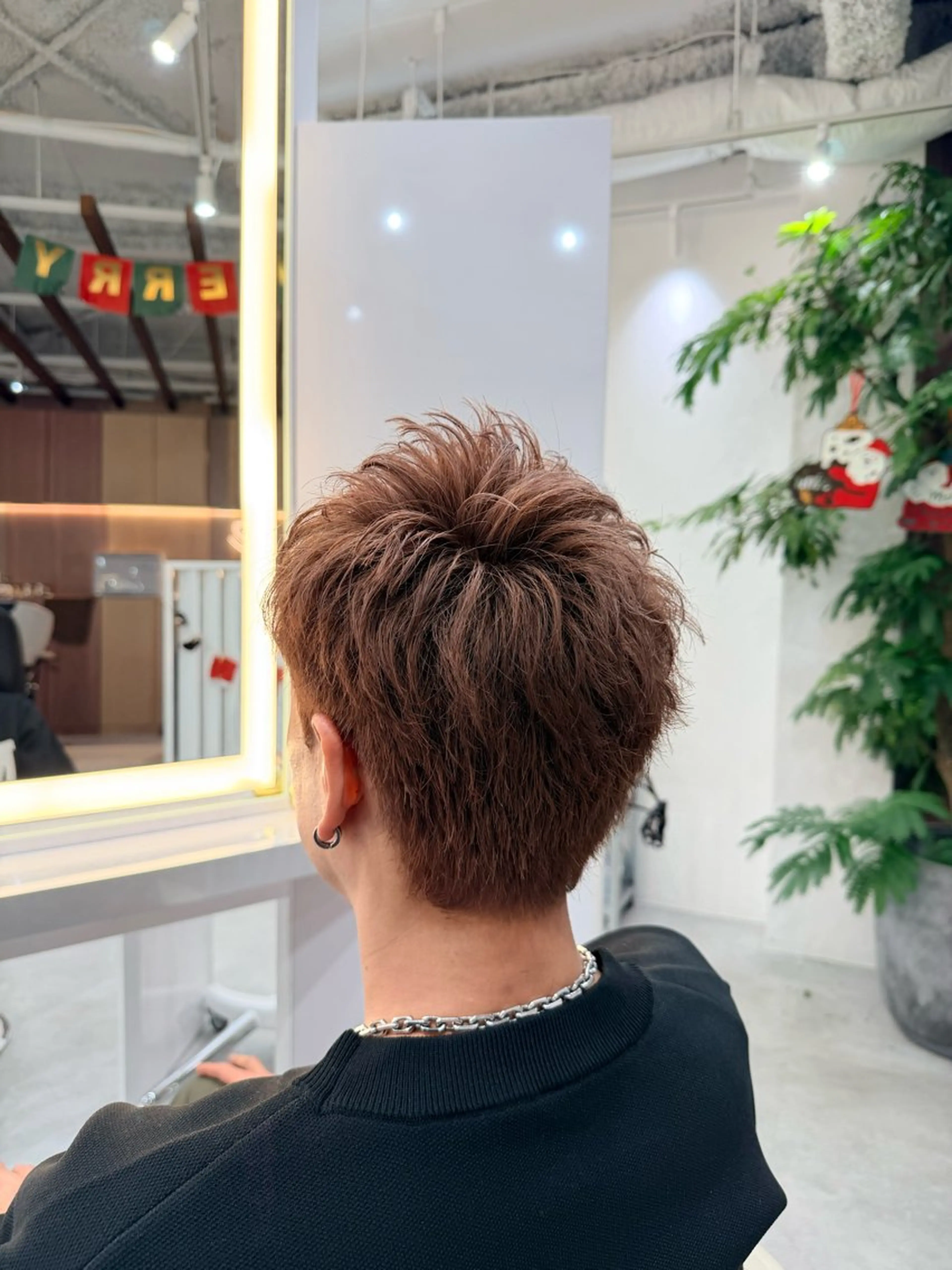 ショート メンズ カット ヘアカラー R/🤎 パーマ&ブリーチ🔥のヘアスタイル