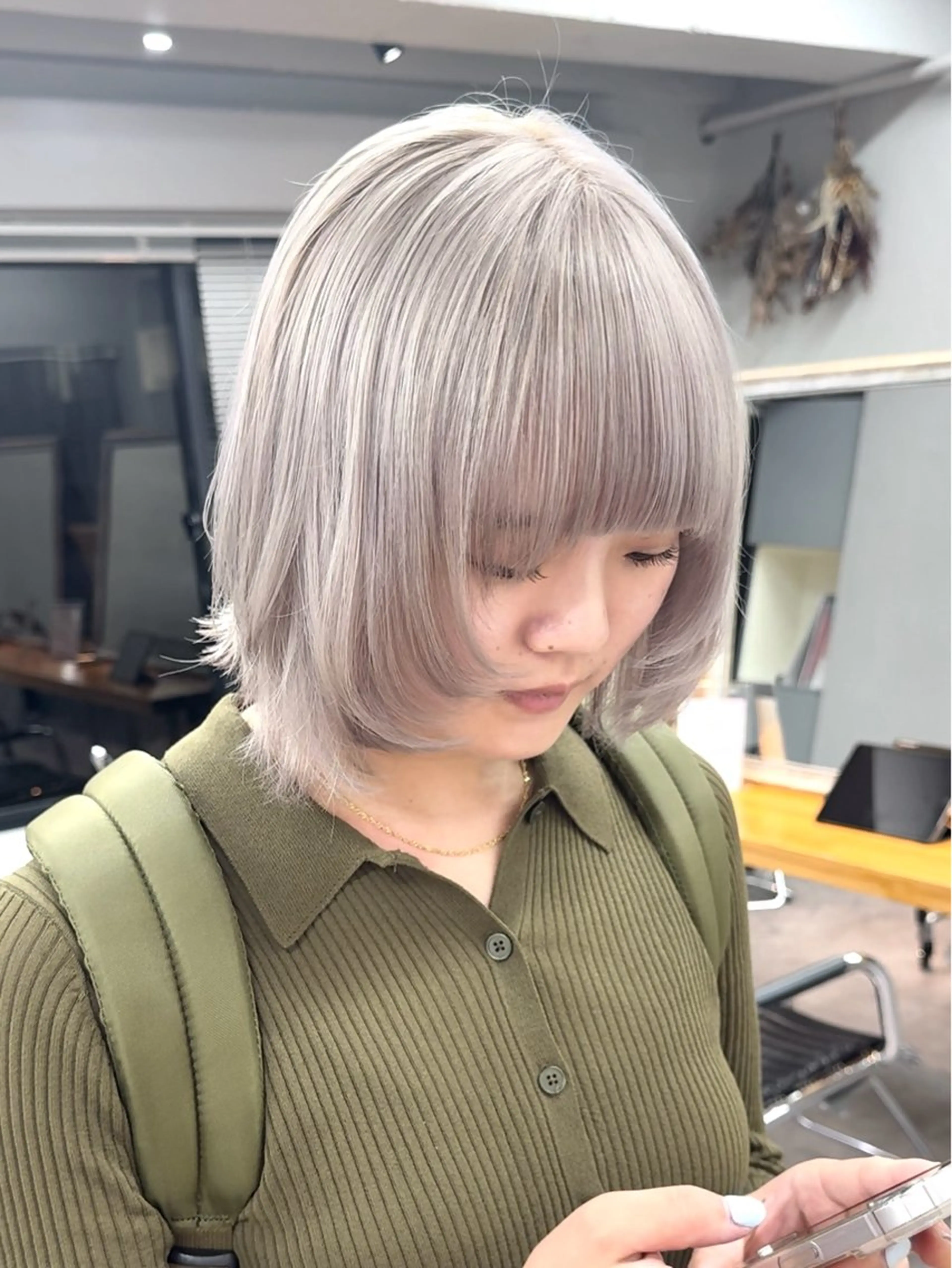 ミディアム カラー ヘアカラー トリートメント メンズカット ハイトーンShugaのヘアスタイル