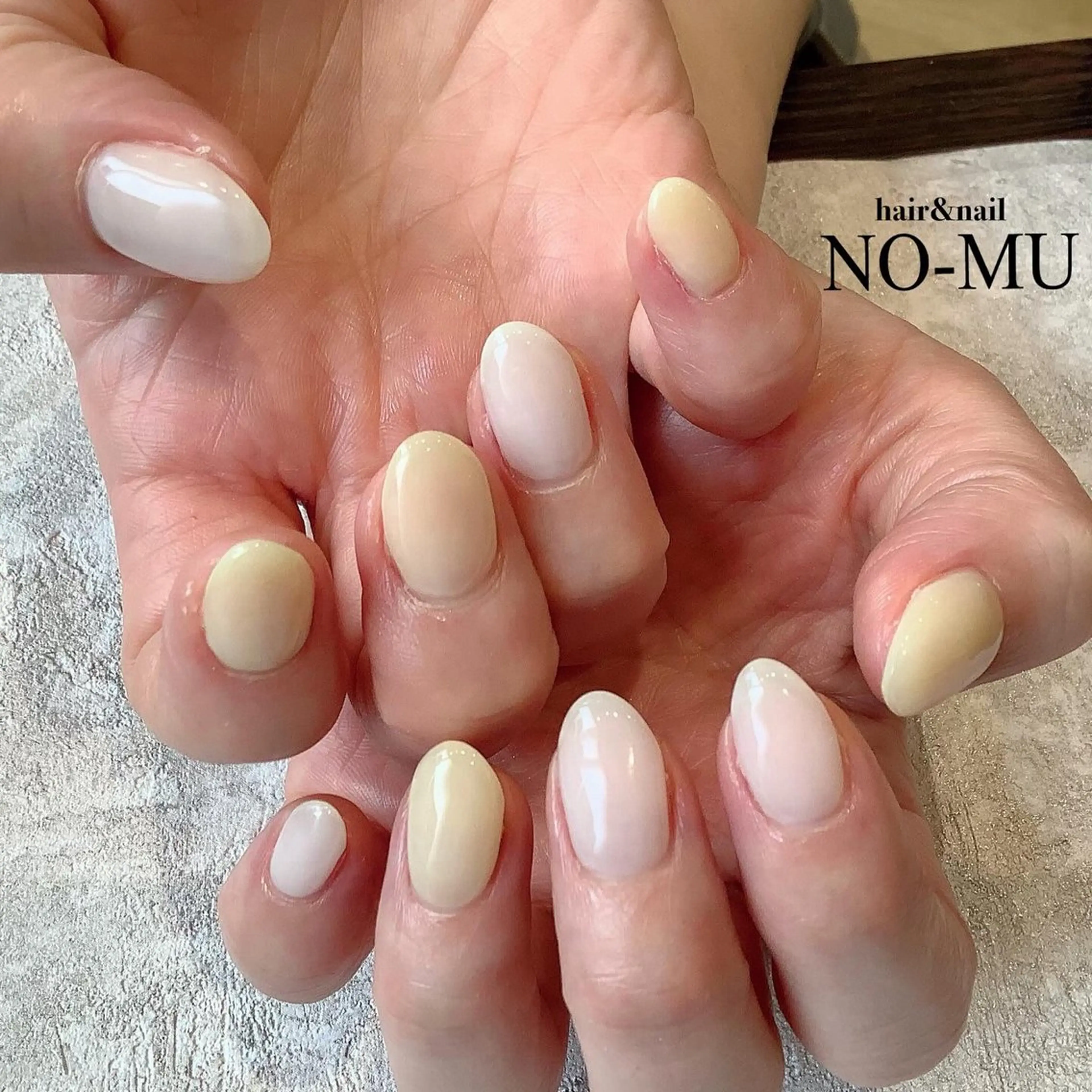 ネイル ホワイト 黄色 ハンドネイル hair&nail NO-MU所属・hair&nail NO-MUのネイルデザイン