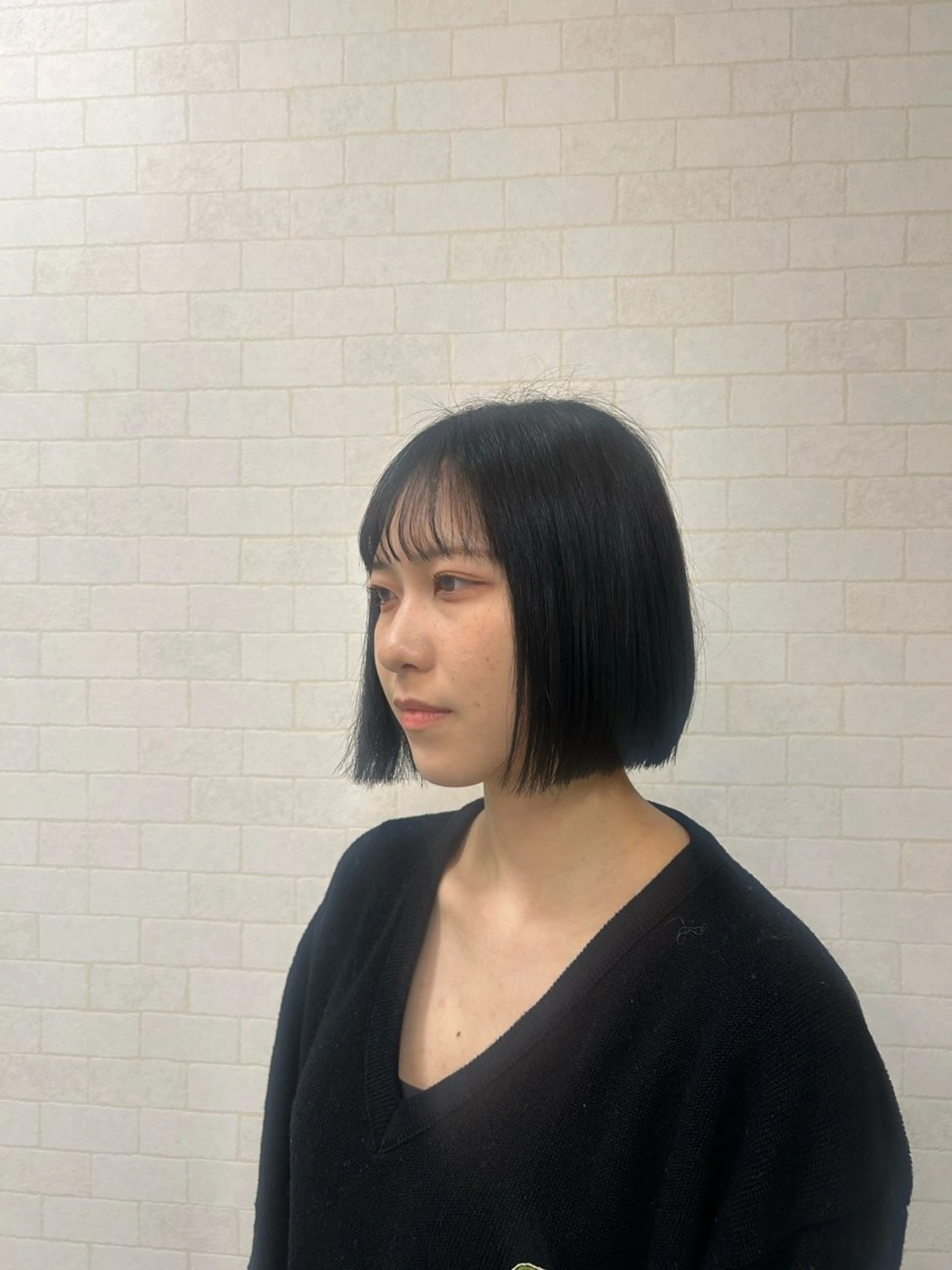 ショート カラー 切りっぱなしボブ 黒髪 ブルーカラー ブルーブラック ボブ カット ヘアカラー 瀧 葉月のマツエク・マツパデザイン