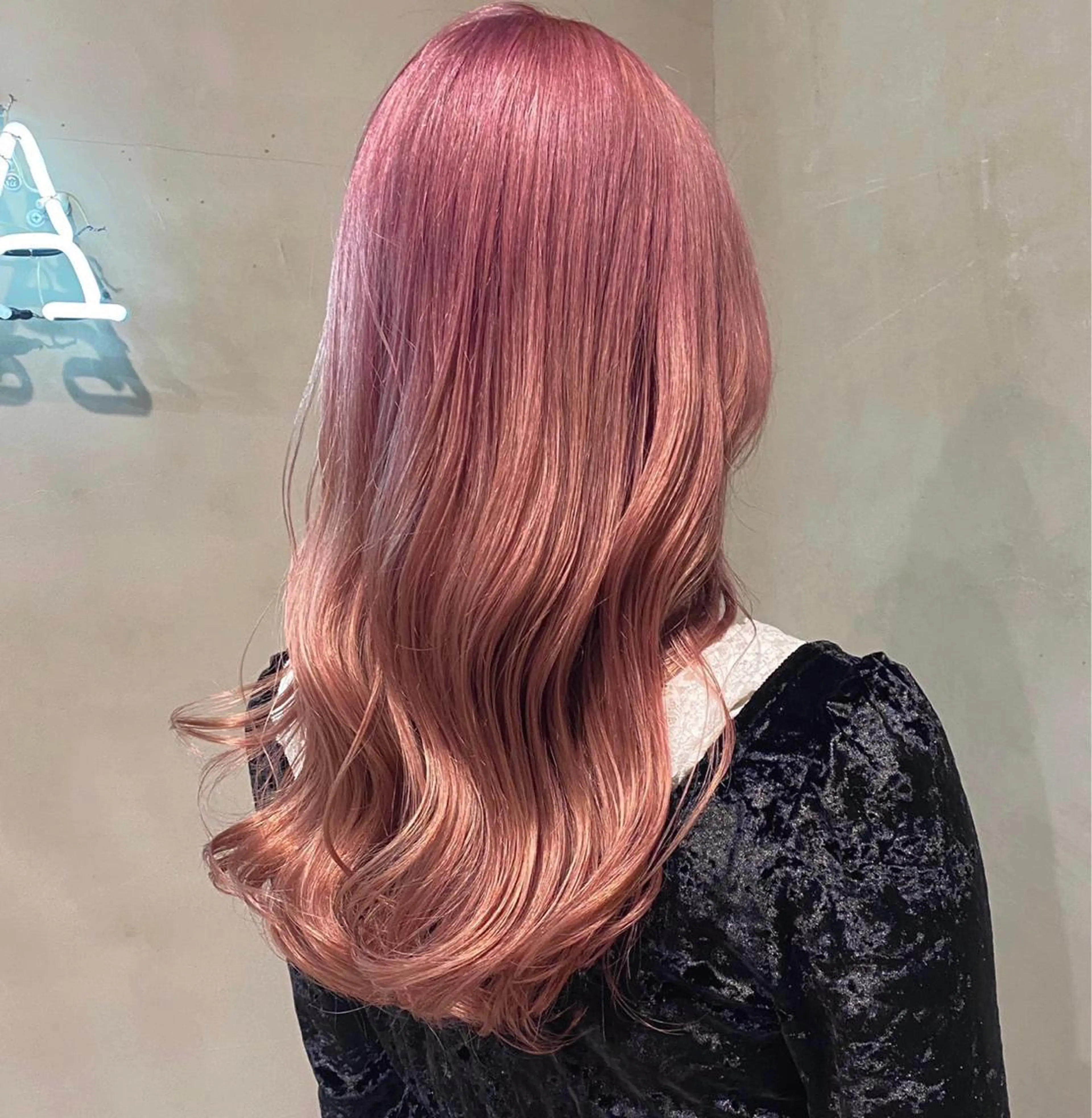 ロング カラー ヘアアレンジ ベージュカラー ピンクカラー ピンクベージュ ヘアカラー トリートメント ヘアセット 💐ナチュラルヘア Kroda💐のヘアスタイル