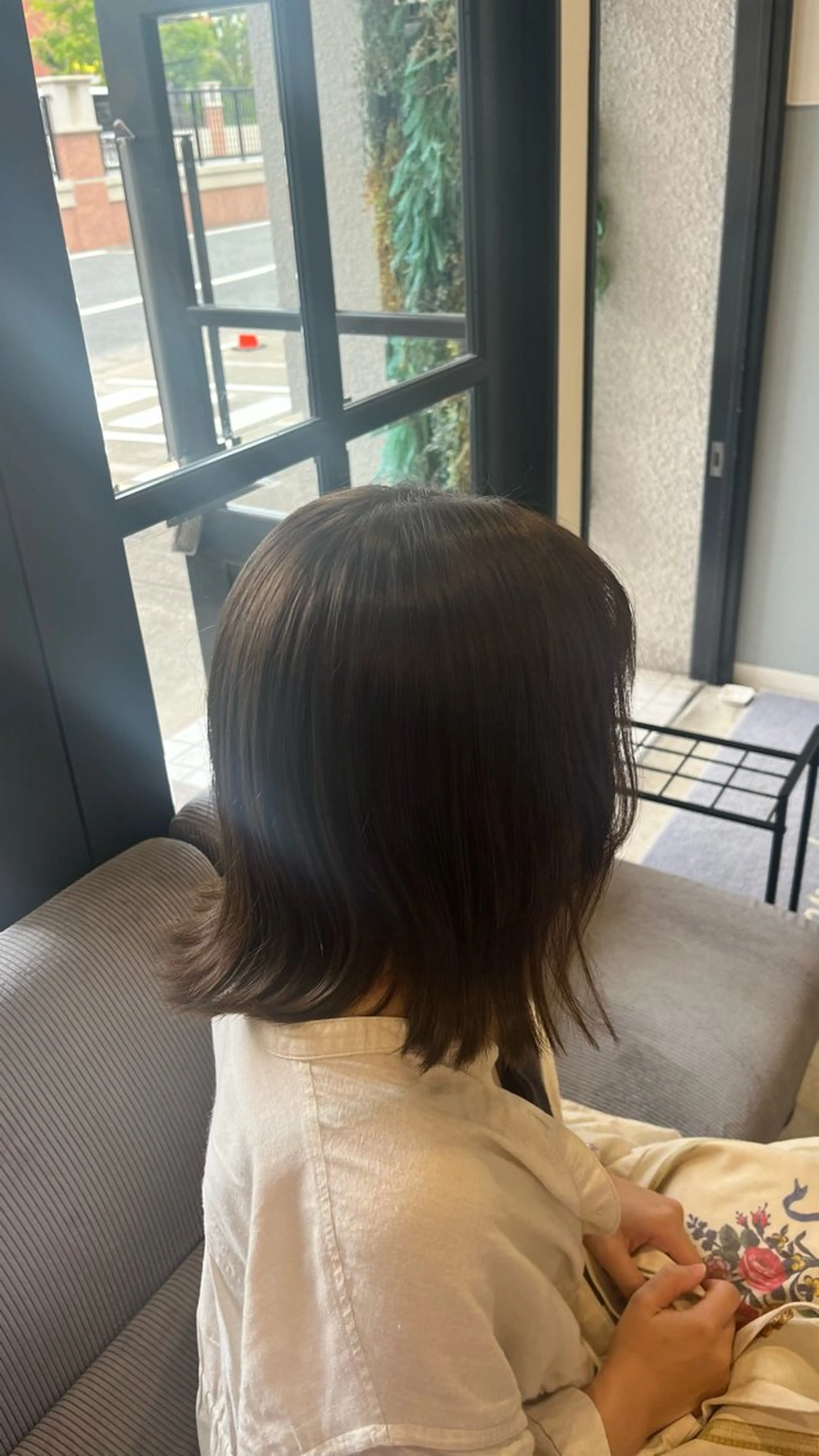 ミディアム カラー ベージュカラー 透明感カラー オリーブベージュ haruna🌼 西新美容室💛のヘアスタイル