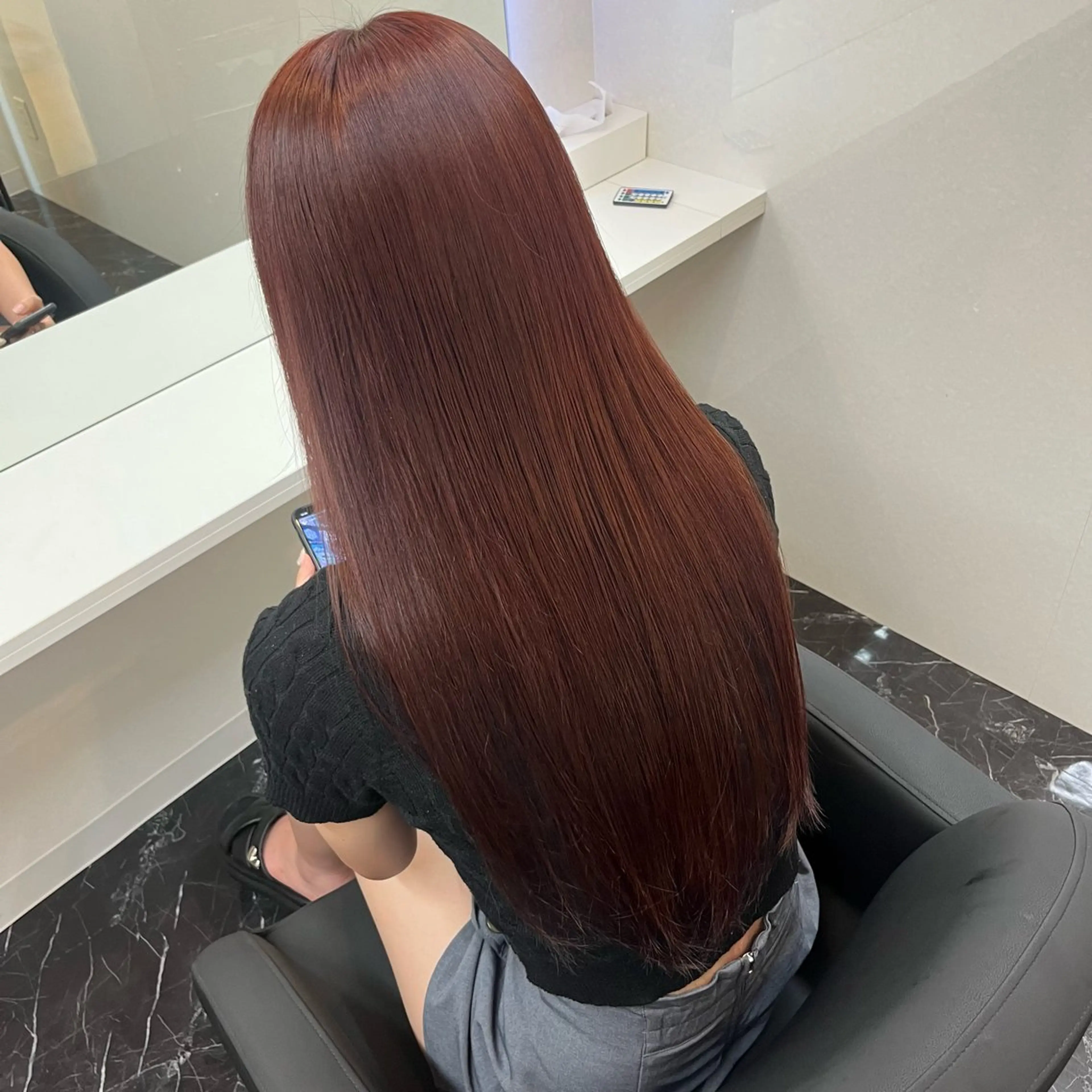 ロング カラー ベージュカラー 黒髪 ブリーチ ブルーカラー ブルーブラック Shido/ 髪質改善/上質艶髪のヘアスタイル