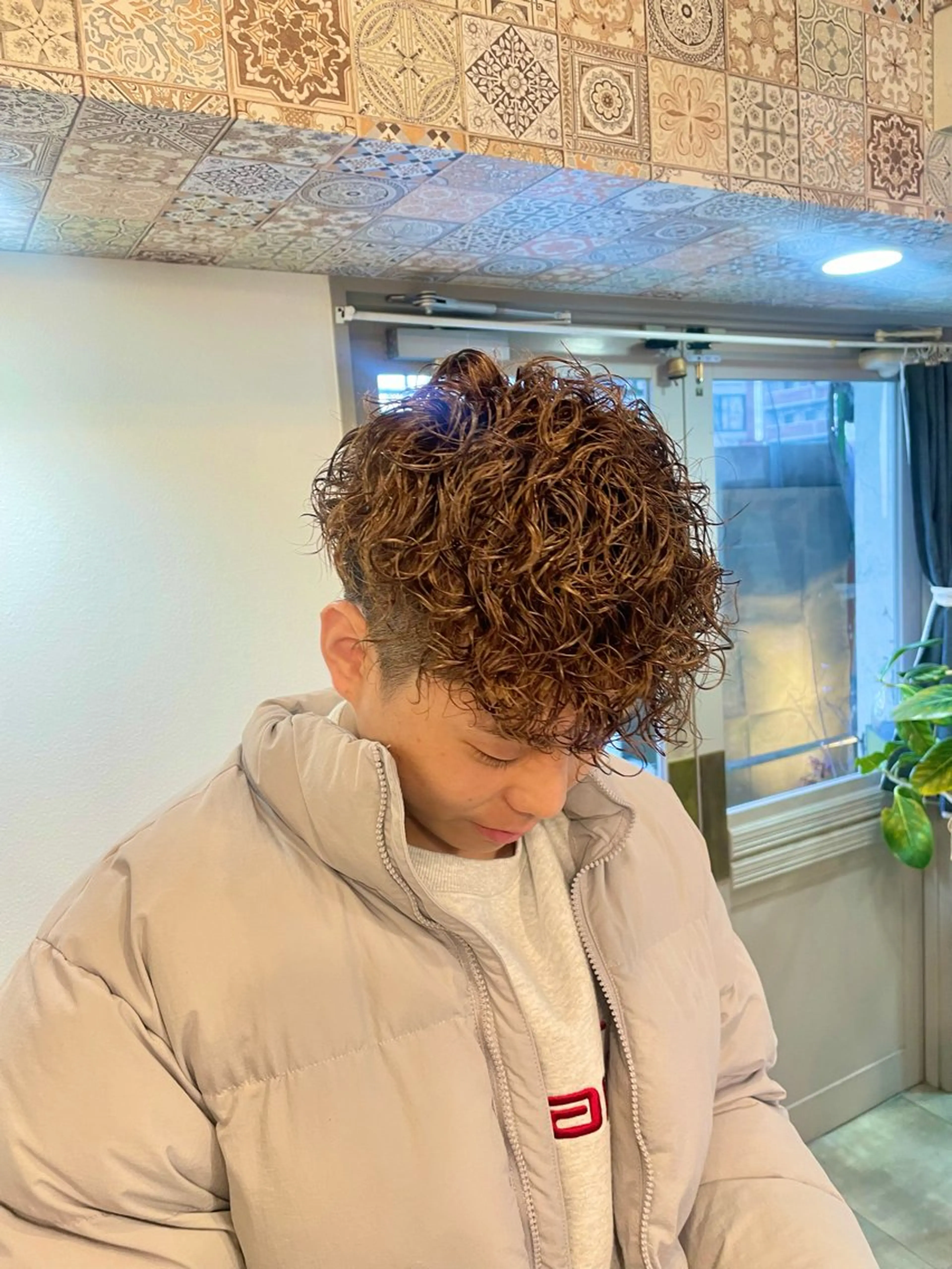 パーマ メンズ メンズパーマ プードルパーマ プードルパーマ 荒牧 絵美のヘアスタイル