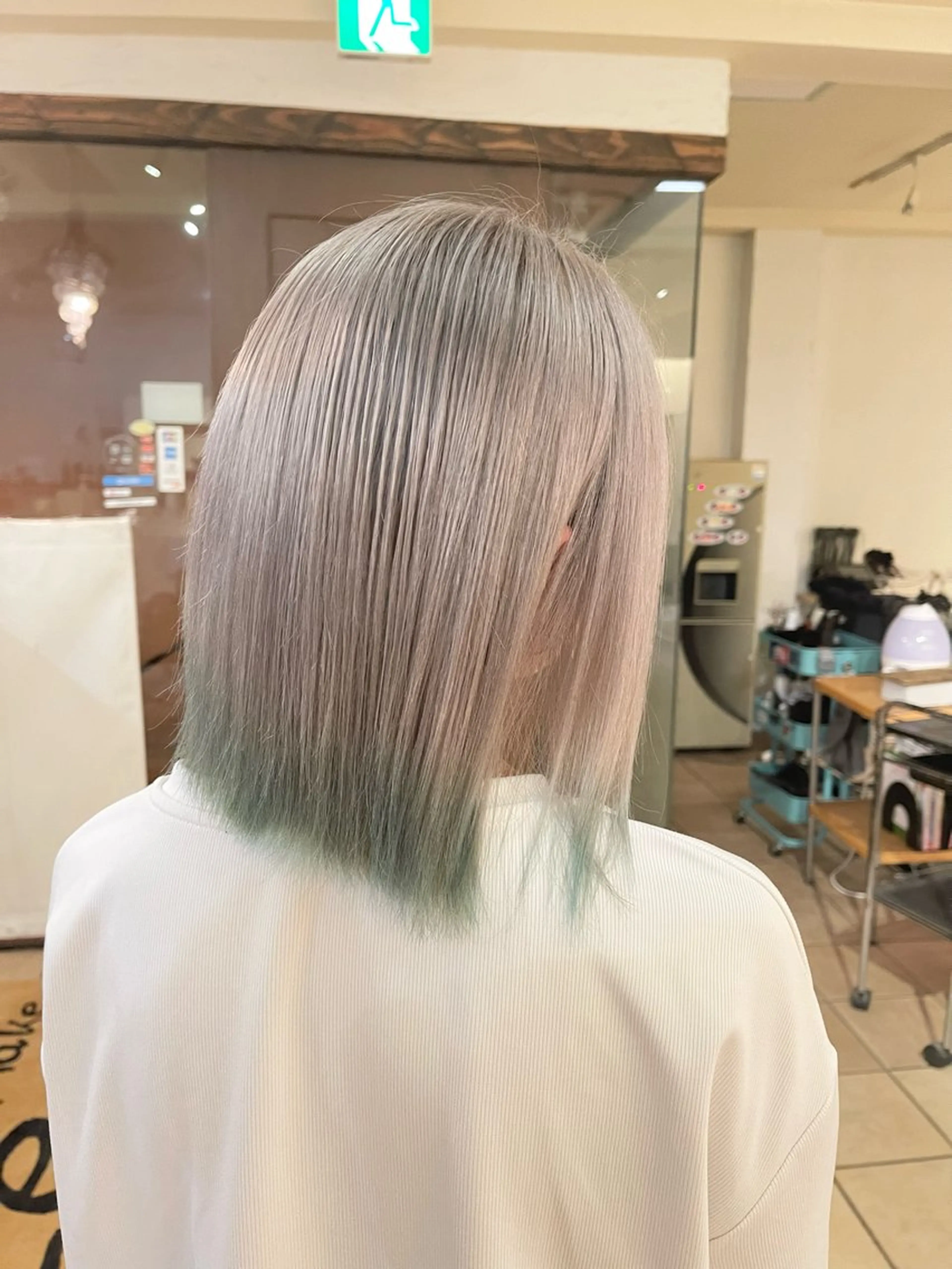 ミディアム カラー ブリーチ カット ヘアカラー トリートメント Che'ri所属・海外レイヤー/ レイヤーカット/和田のヘアスタイル