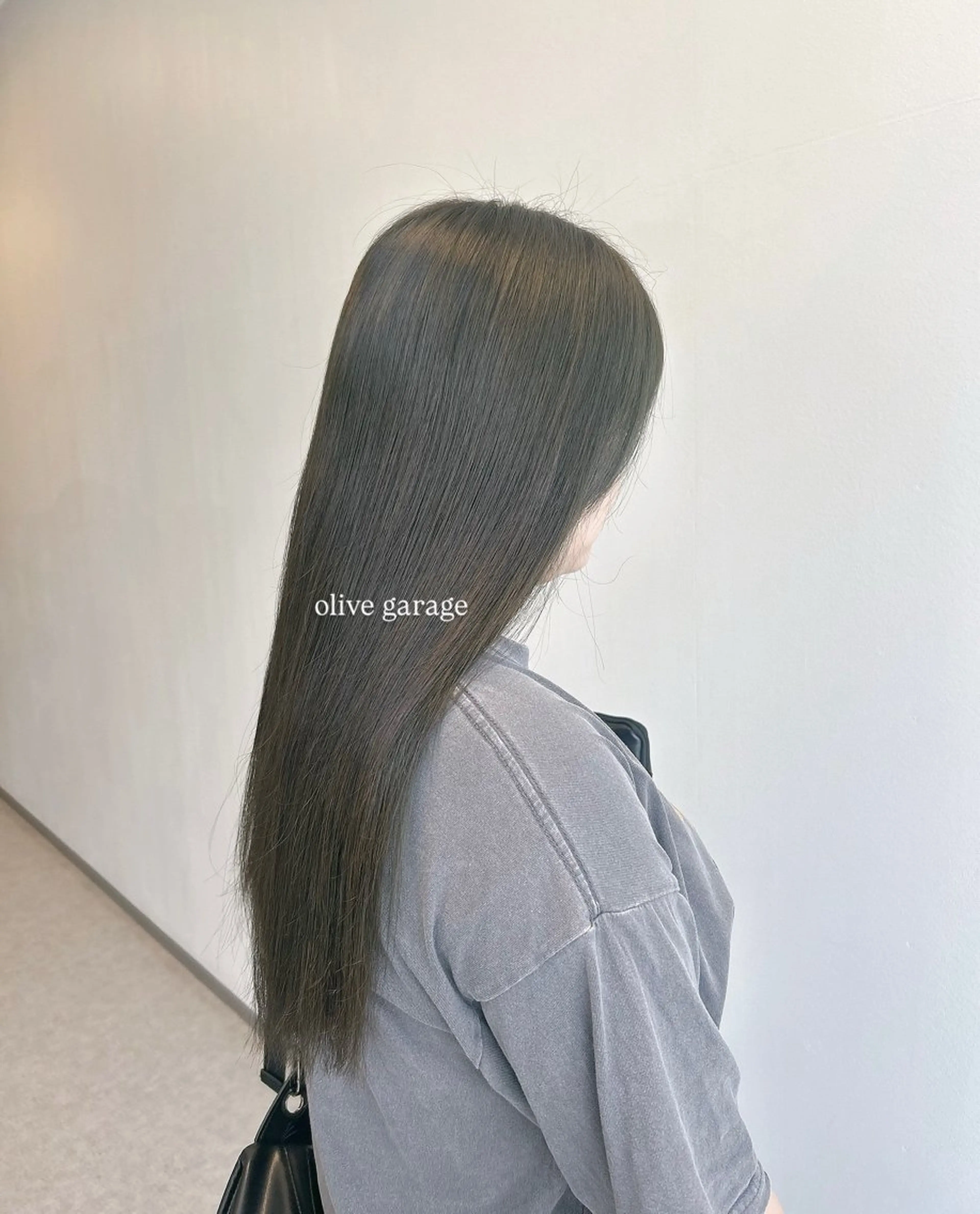 ロング 韓国レイヤー 🩶丸岡優里のヘアスタイル