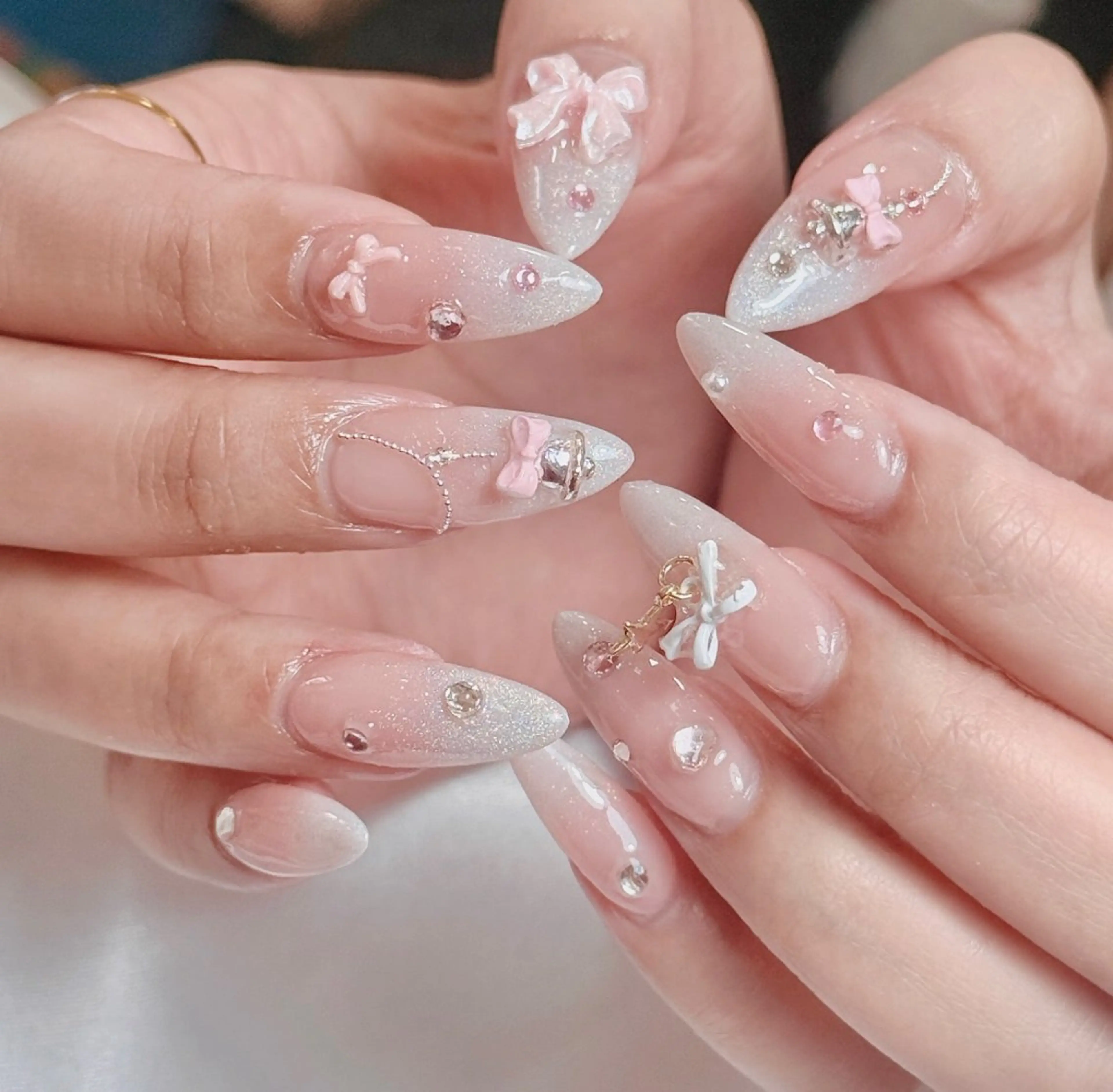 ネイル アートネイル ジェルネイル グラデーション マグネットネイル ニュアンスネイル ハンドネイル Ryu Nail Studio所属・Ryu Nail 新大久保のネイルデザイン