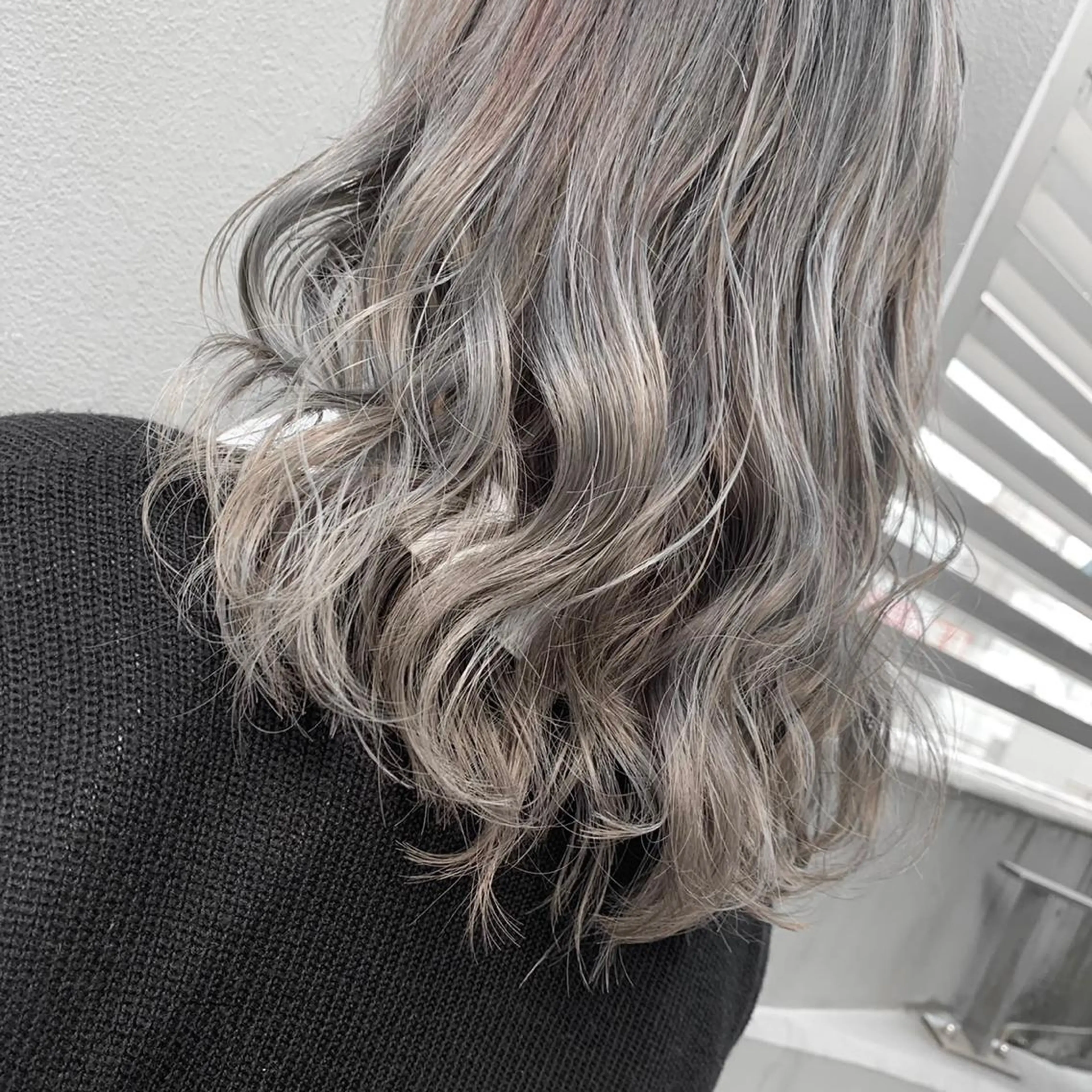 ロング カラー ヘアアレンジ シルバー カット ヘアカラー トリートメント HACCH （ハッチ）所属・🪼ボブ/ハイトーン /髪質改善🪼のヘアスタイル