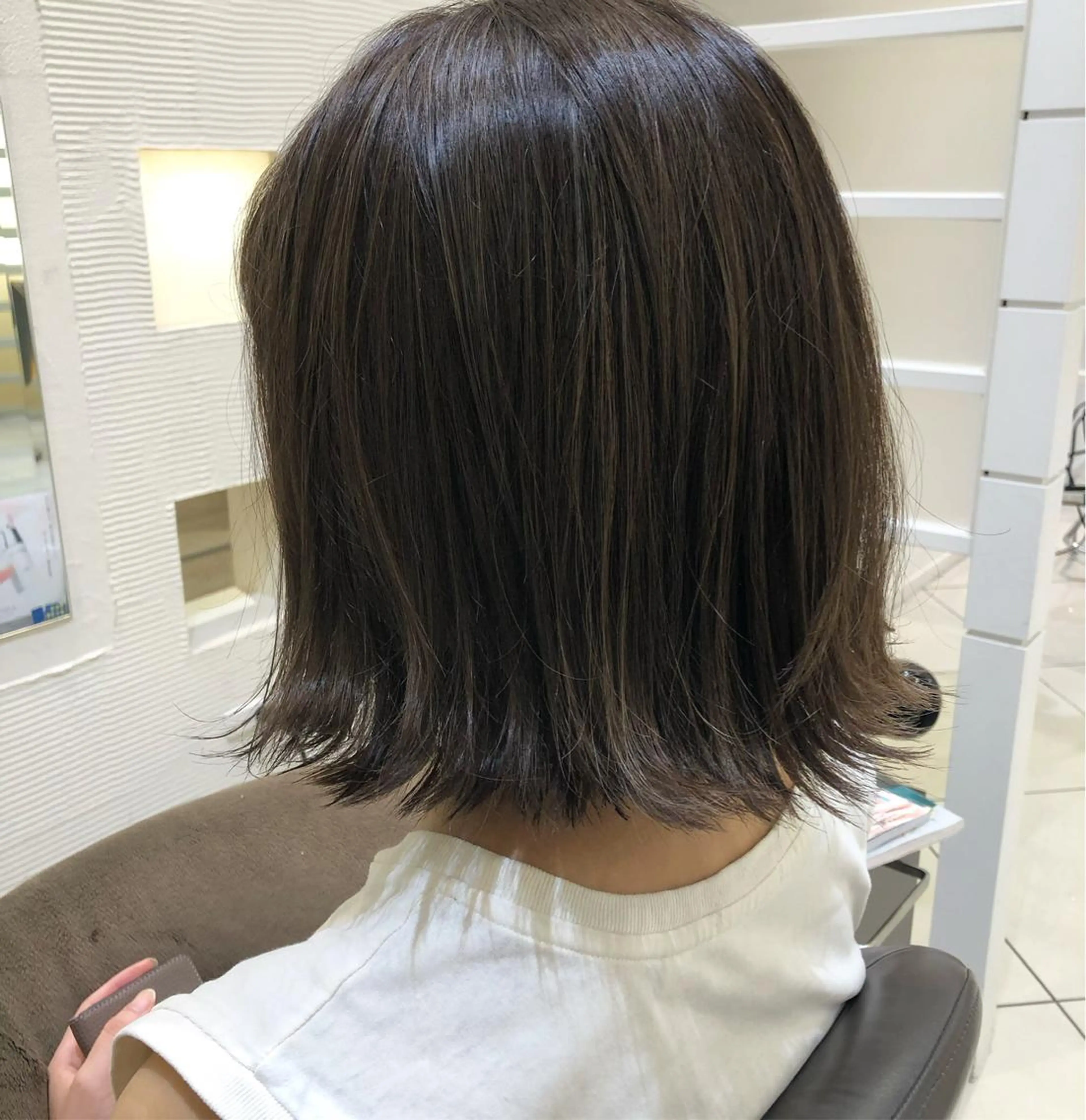 ミディアム カラー ハイライトカラー ハイライト プレイングカラー🤍 細めハイライトのヘアスタイル