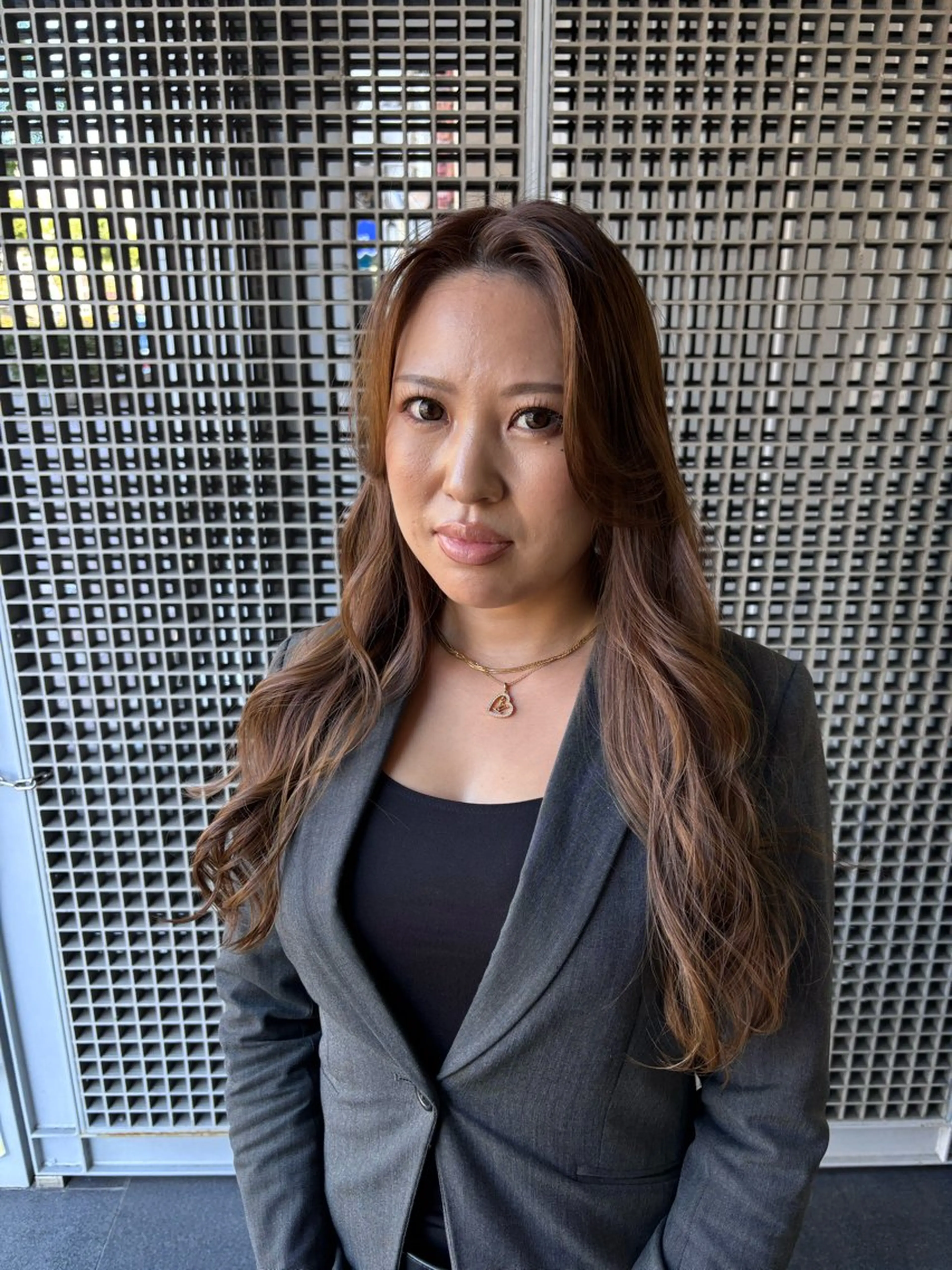 ロング カラー ブラウンカラー ショコラブラウン かきあげバング カット ヘアカラー トリートメント 穐田 航のヘアスタイル