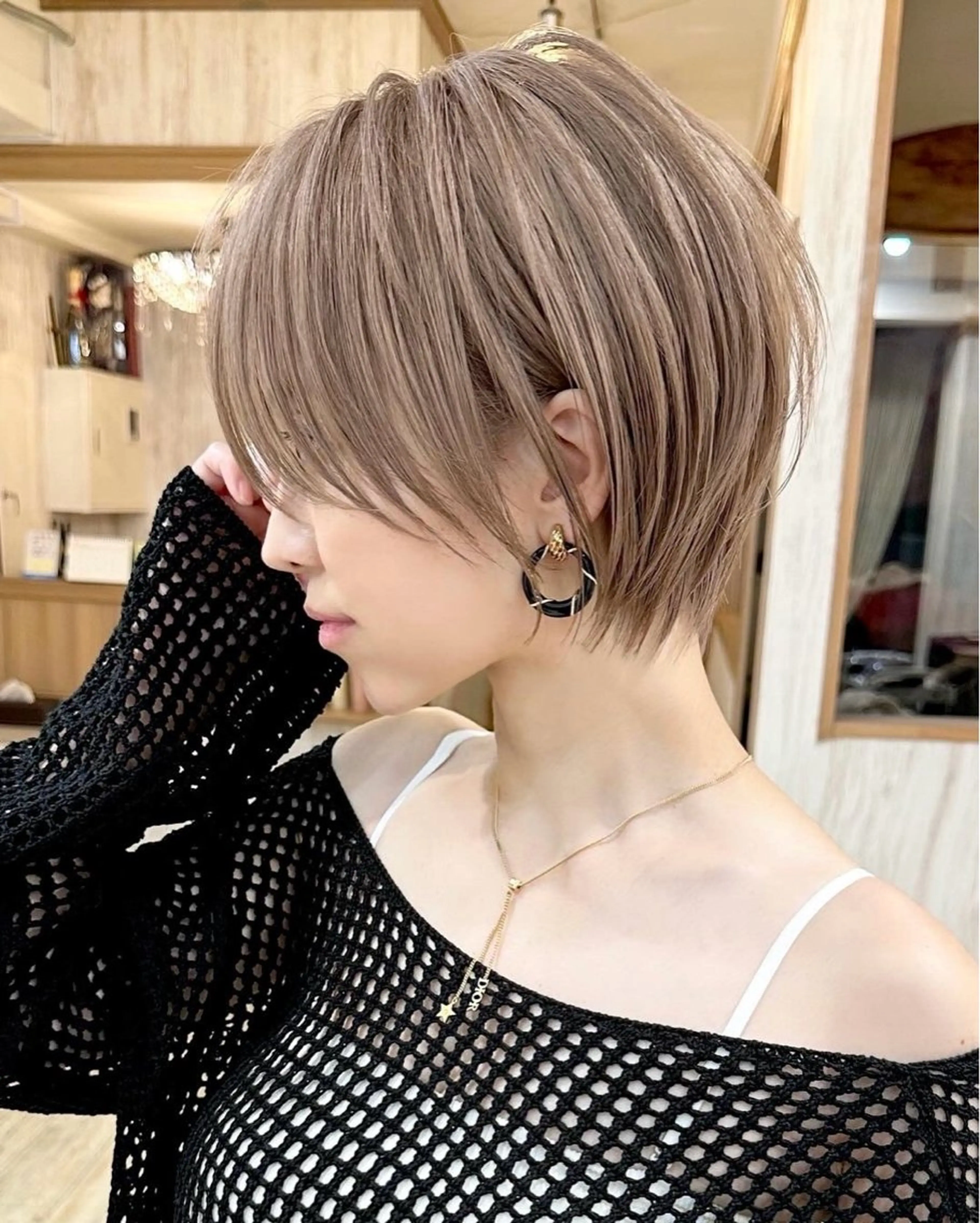 ショート カット ヘアカラー おのだ あやなのヘアスタイル