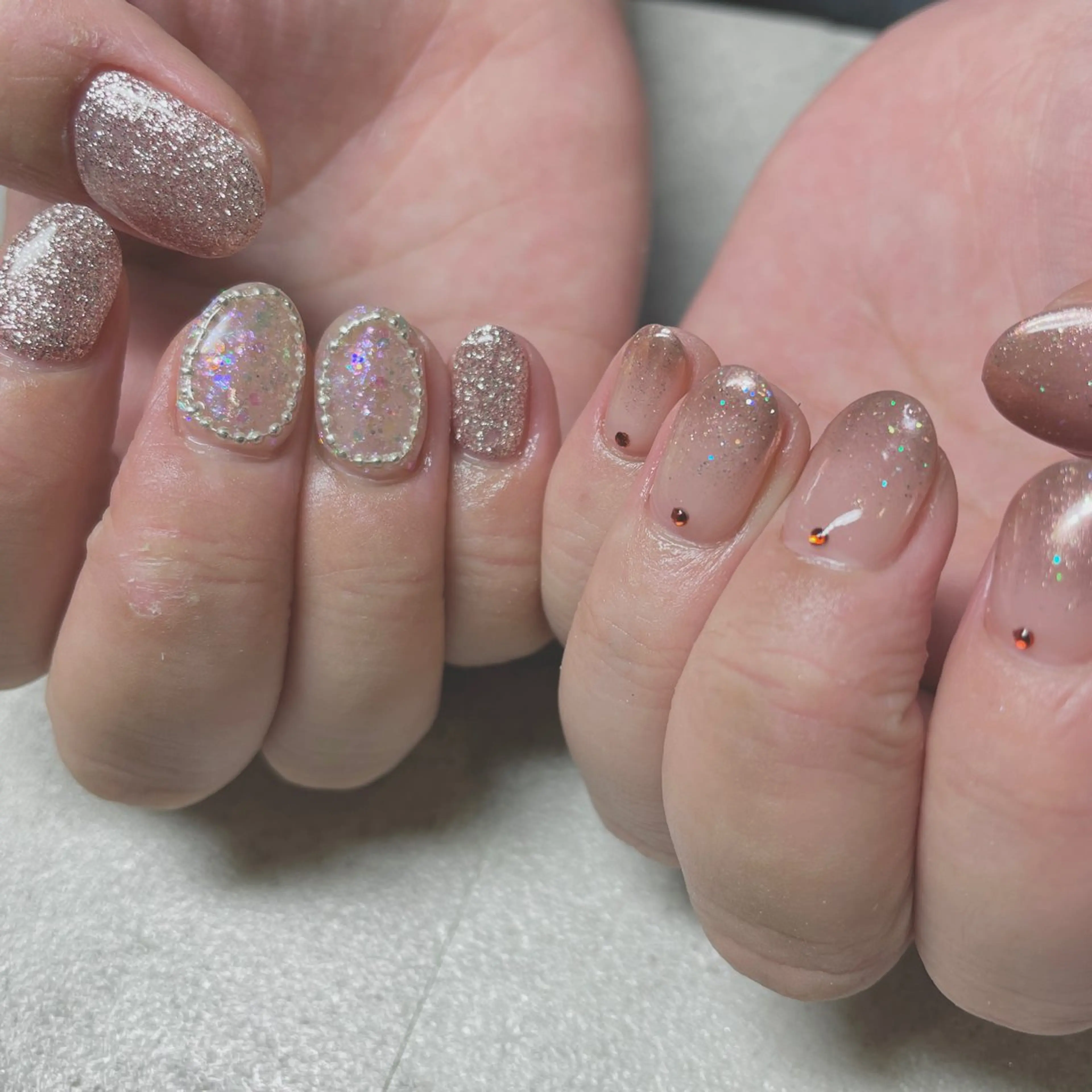 ネイル オーロラネイル キラキラネイル ラメ(グリッター) ミラーネイル ピンク ハンドネイル acs.n所属・ネイル，耳つぼ 風間すみれのその他イメージ