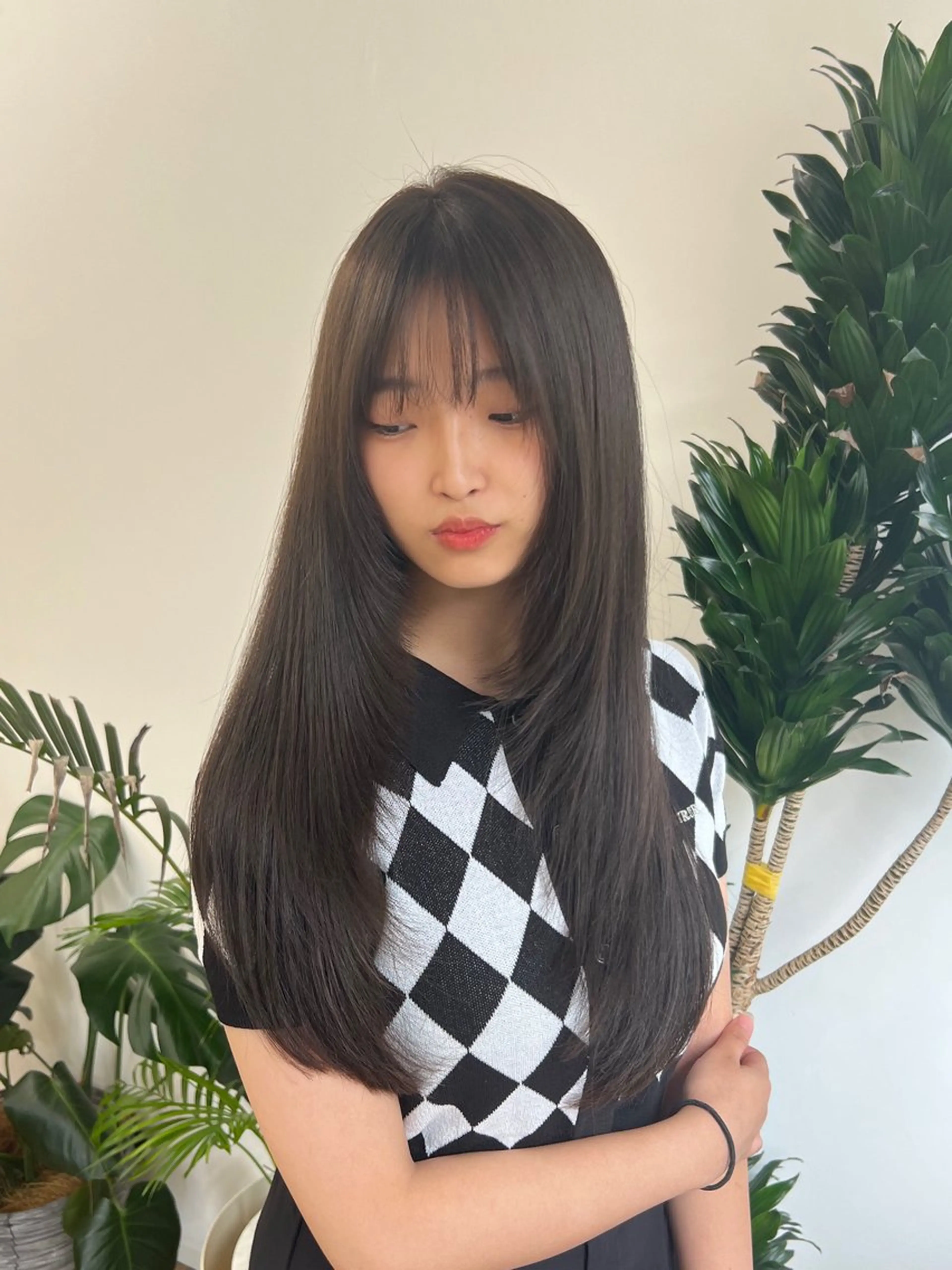 セミロング カラー 韓国風ヘア 似合わせカット 小顔カット 武田涼レイヤーカット 髪質改善×縮毛矯正のヘアスタイル