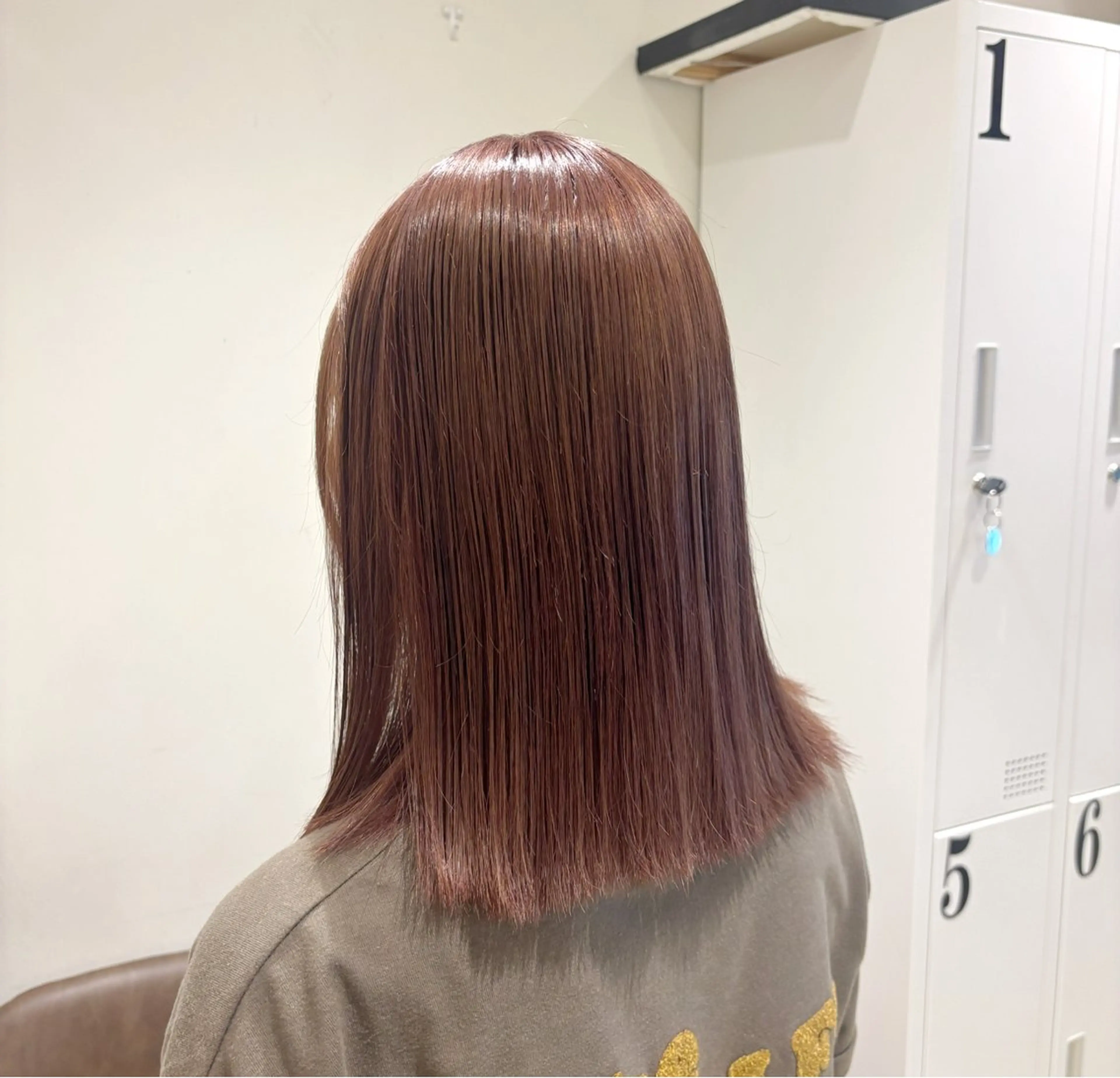 ミディアム カラー ヘアカラー トリートメント 新宿 新井彩斗のヘアスタイル