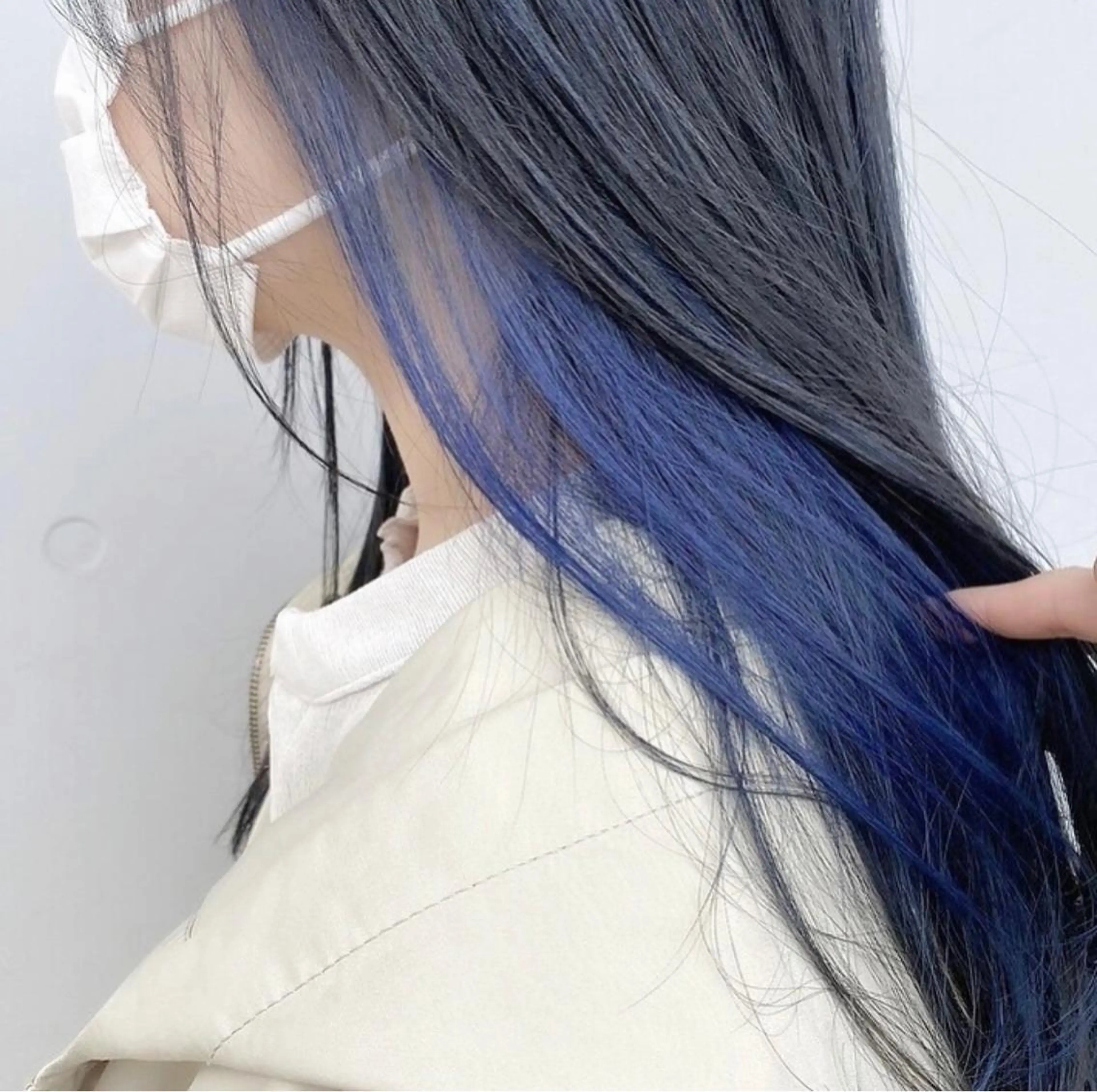 ロング カラー アディクシーカラー ベージュカラー 黒髪 ブリーチ ブルーカラー ヘアカラー 藤澤 夏実/インナーカラーのヘアスタイル