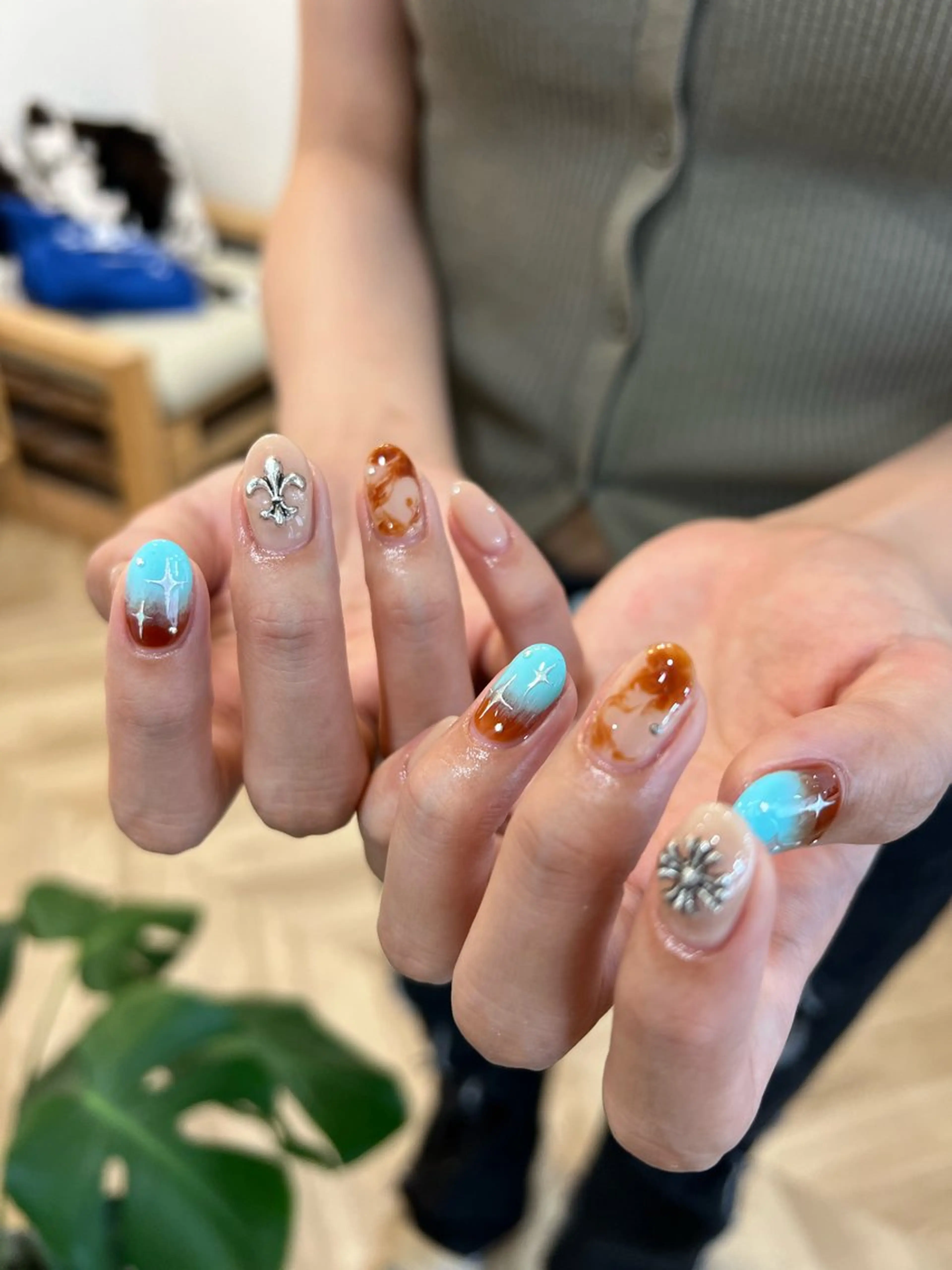 ネイル ハンドネイル フットネイル ハンドケア Nes.Nail所属・Miyagi Asamiのネイルデザイン