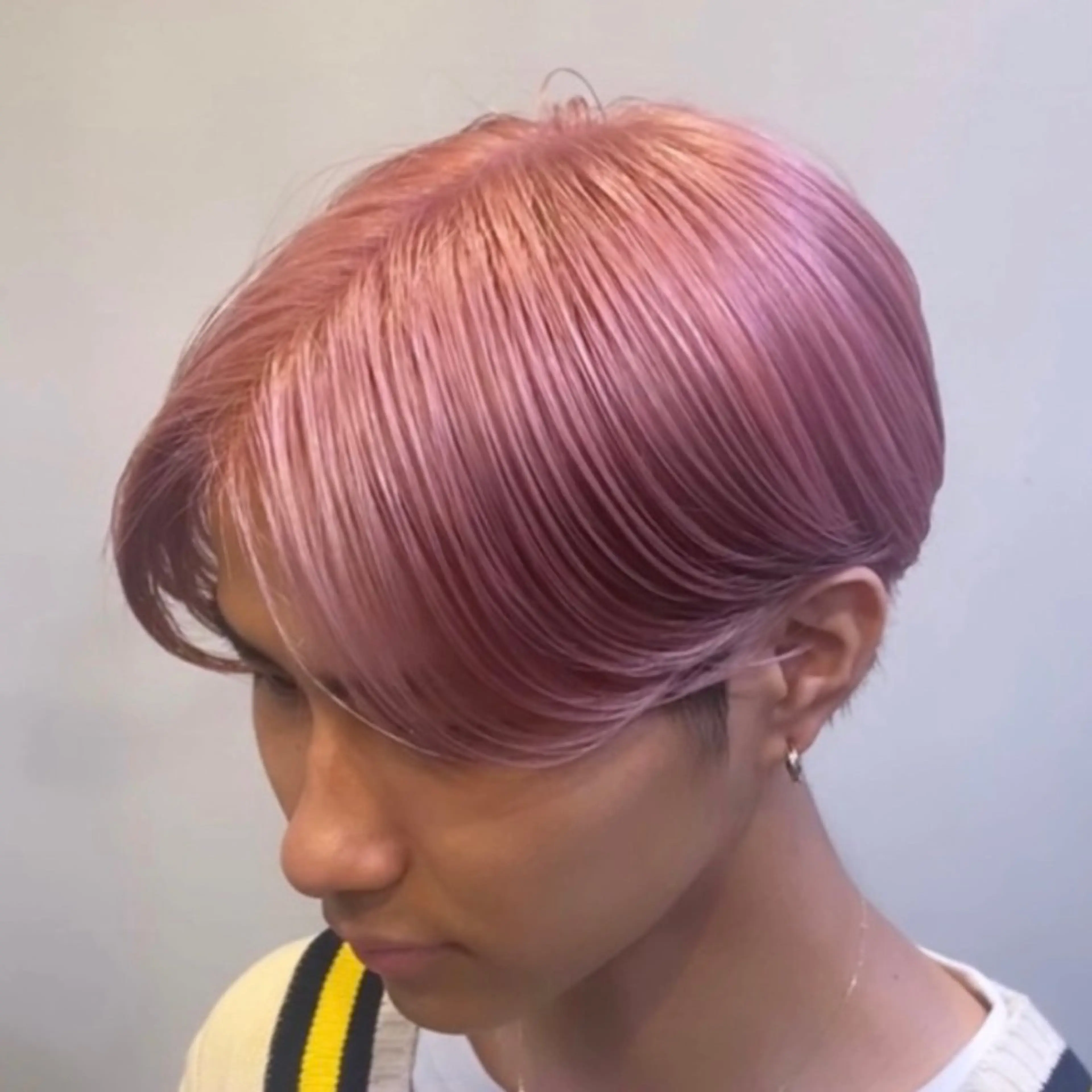 ショート カラー ブリーチ ヘアカラー トリートメント 複雑履歴修正 TAKEのヘアスタイル