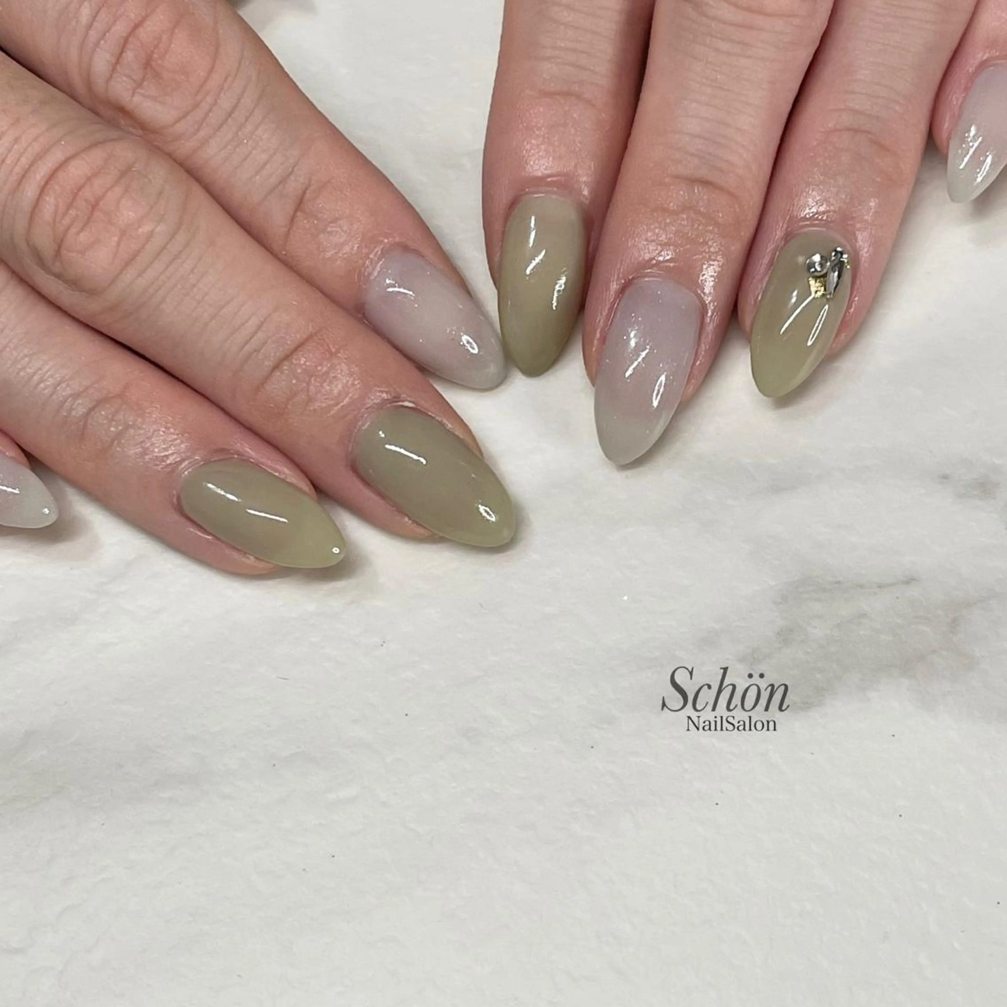 ネイル ストーンネイル ハンドネイル Schön NailSalon所属・Schön NailSalonのネイルデザイン