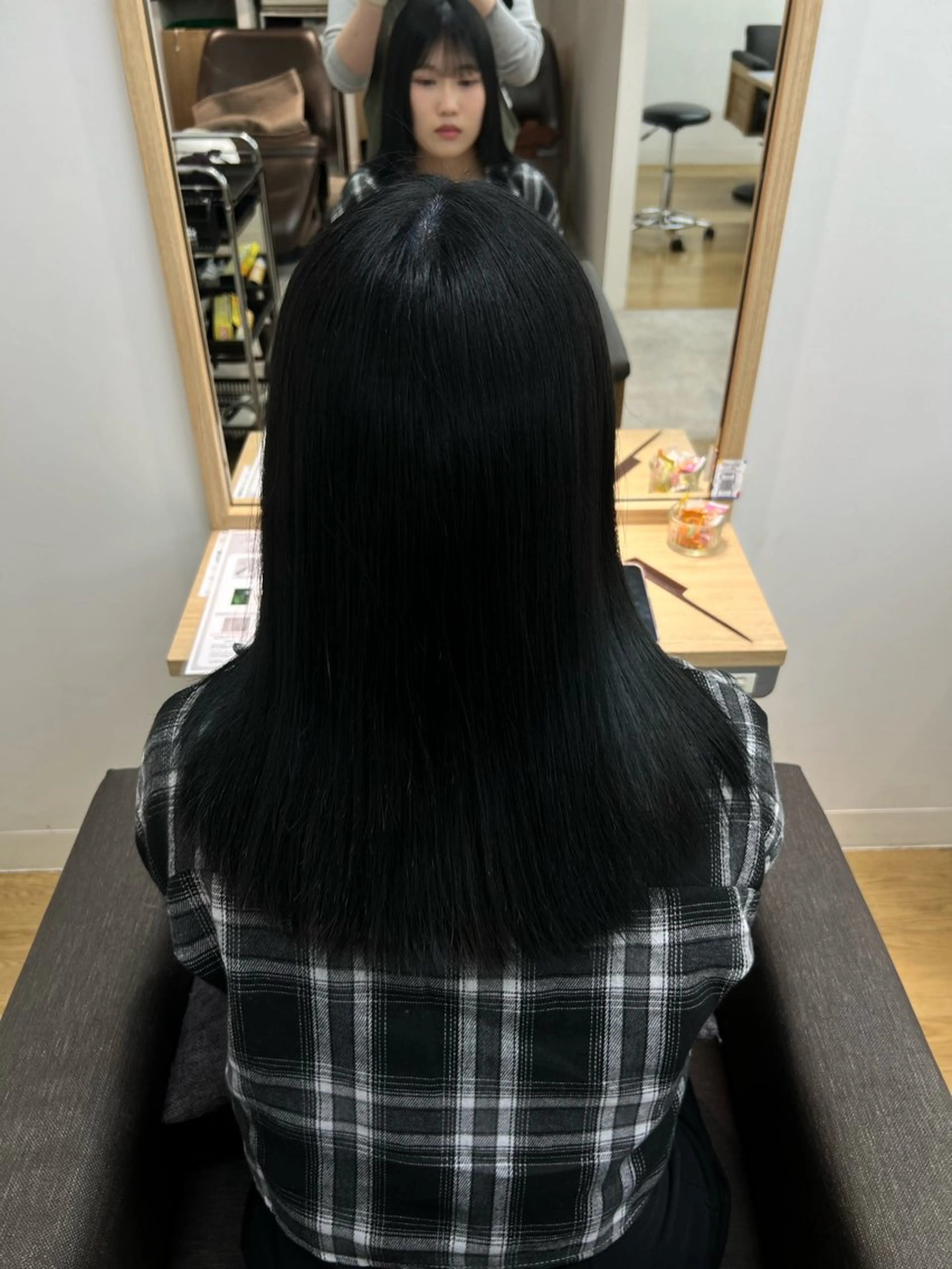 セミロング ヘアカラー 🍒しずや のあ🍒のヘアスタイル