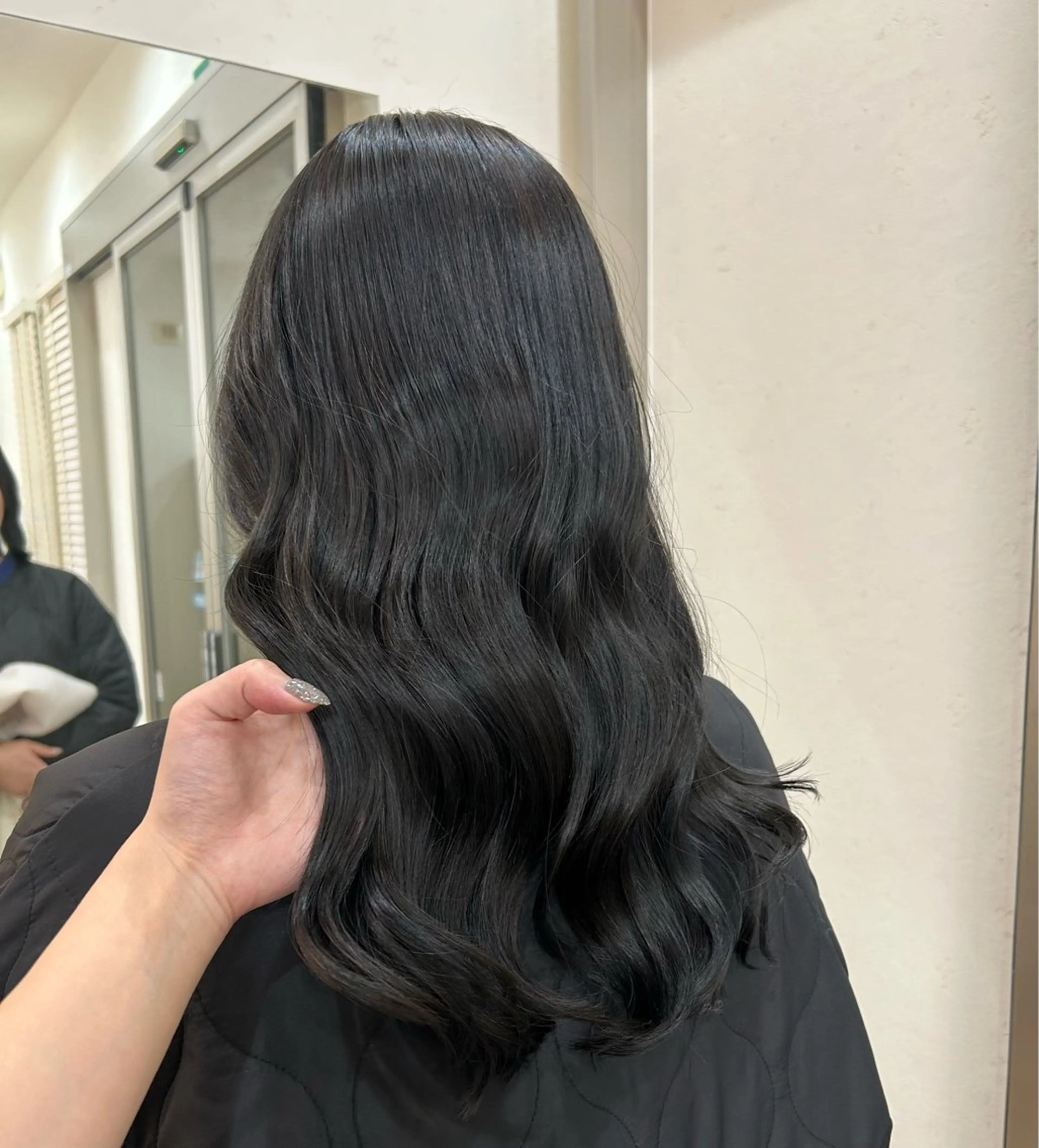 ロング カラー グレージュ オリーブグレージュ オリーブグレー REVE所属・小林 円香のヘアスタイル