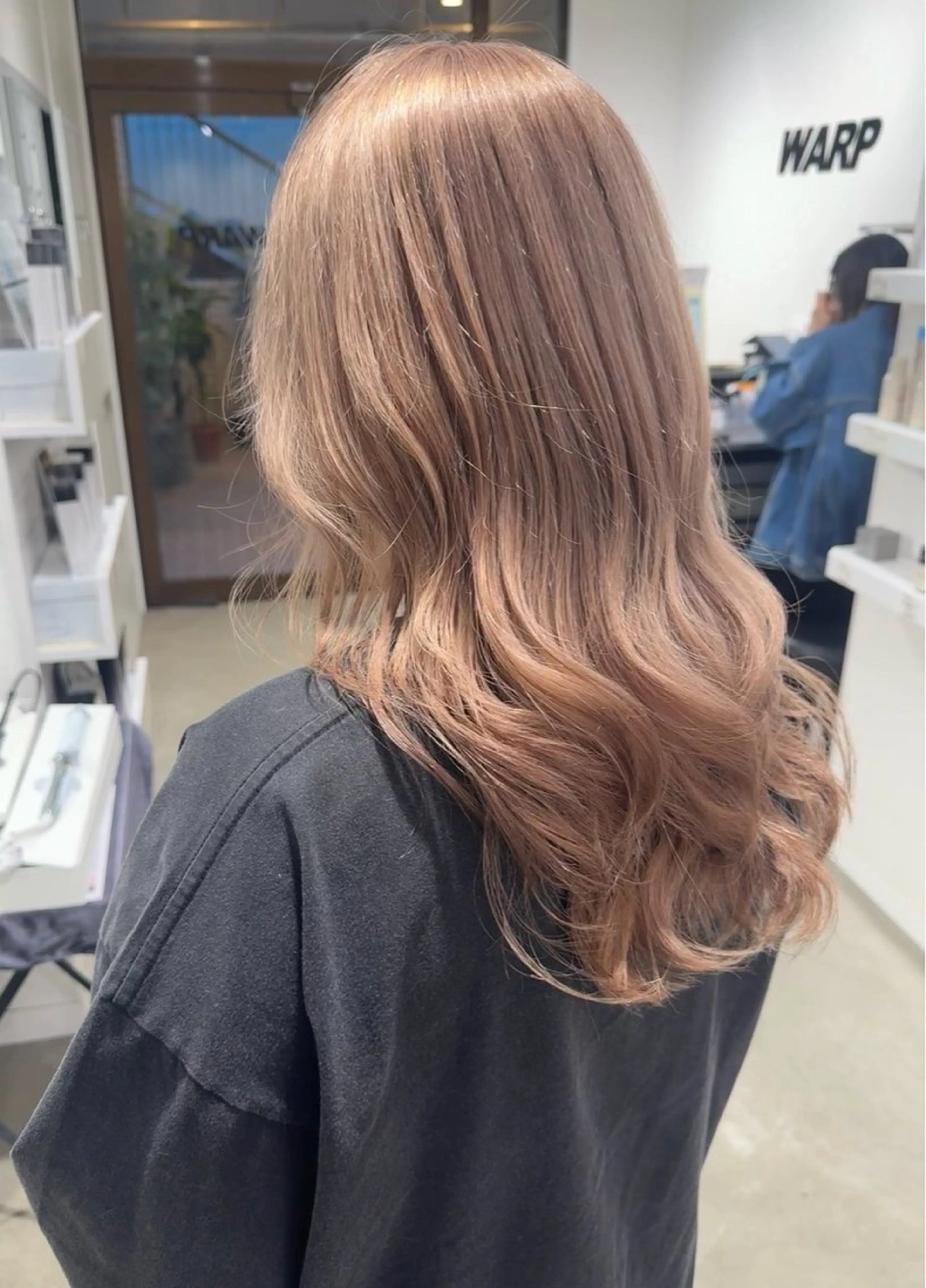 ロング カラー ヘアカラー ハイトーン/レイヤー /艶カラー🎀のヘアスタイル