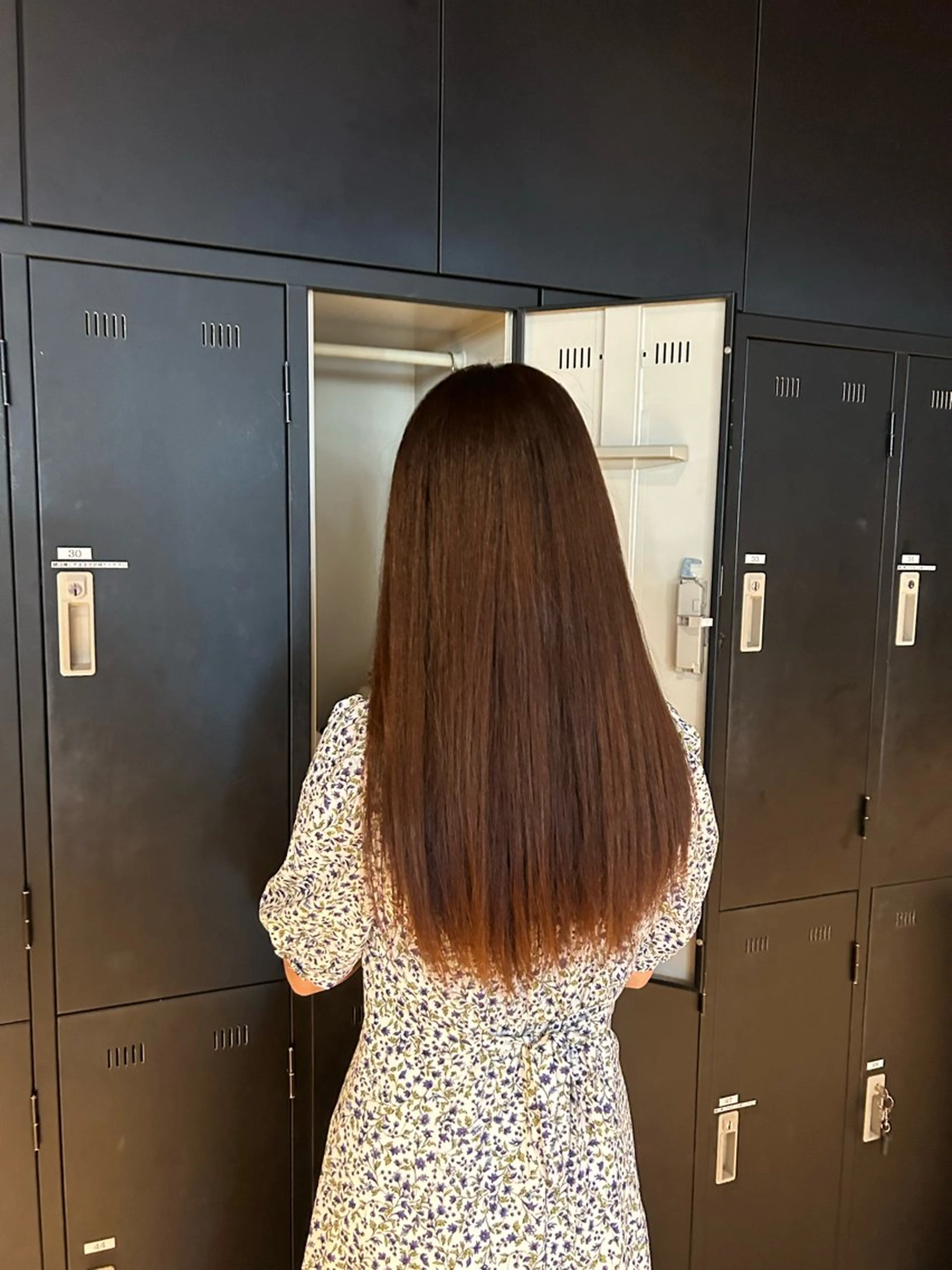ロング 加藤 優里のヘアスタイル