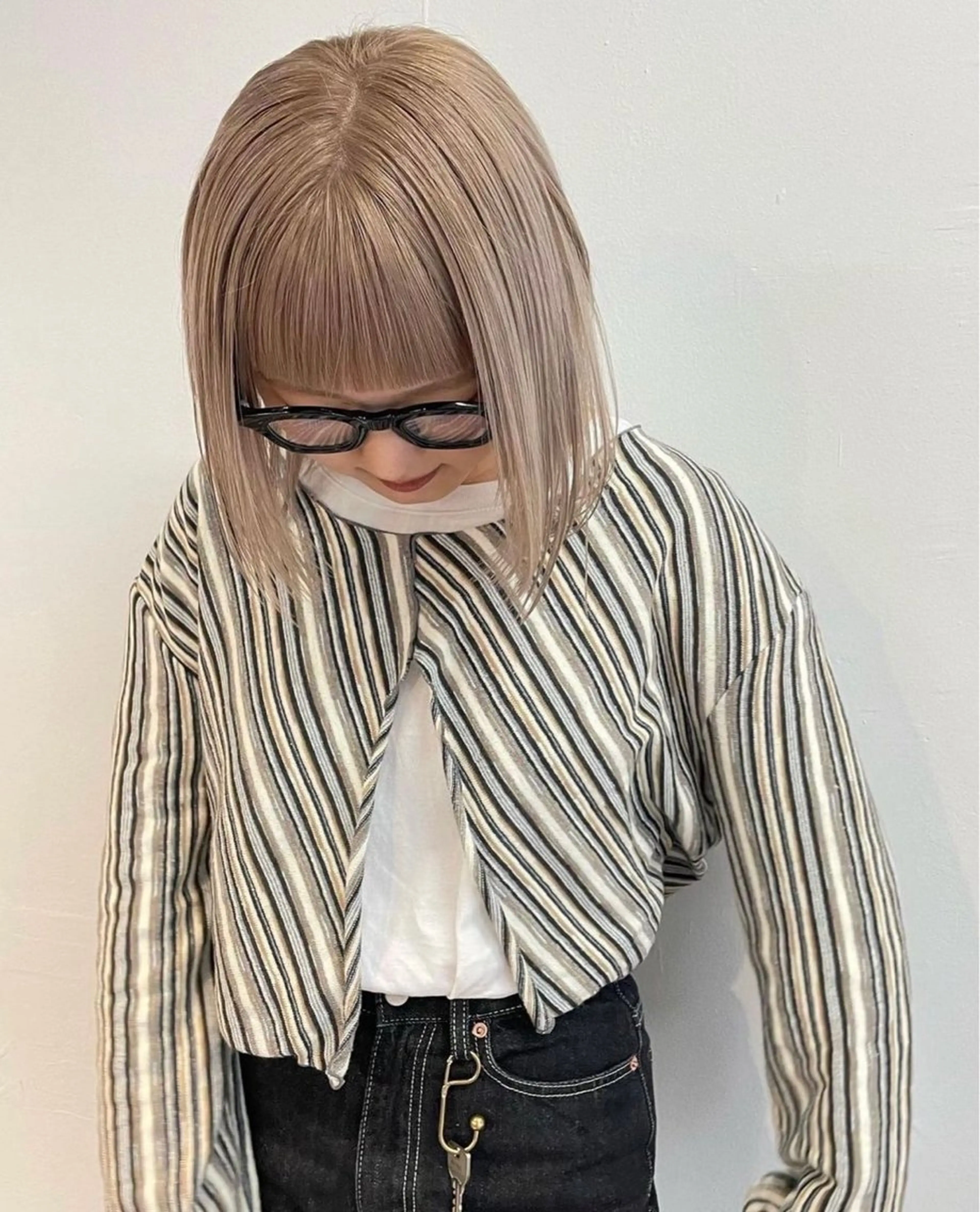 ミディアム カラー ヘアアレンジ ベージュカラー ブリーチ ダブルカラー ラテベージュ ミルクティーベージュ カット ヘアカラー トリートメント mao透明感カラー 似合わせヘアメイクのヘアスタイル