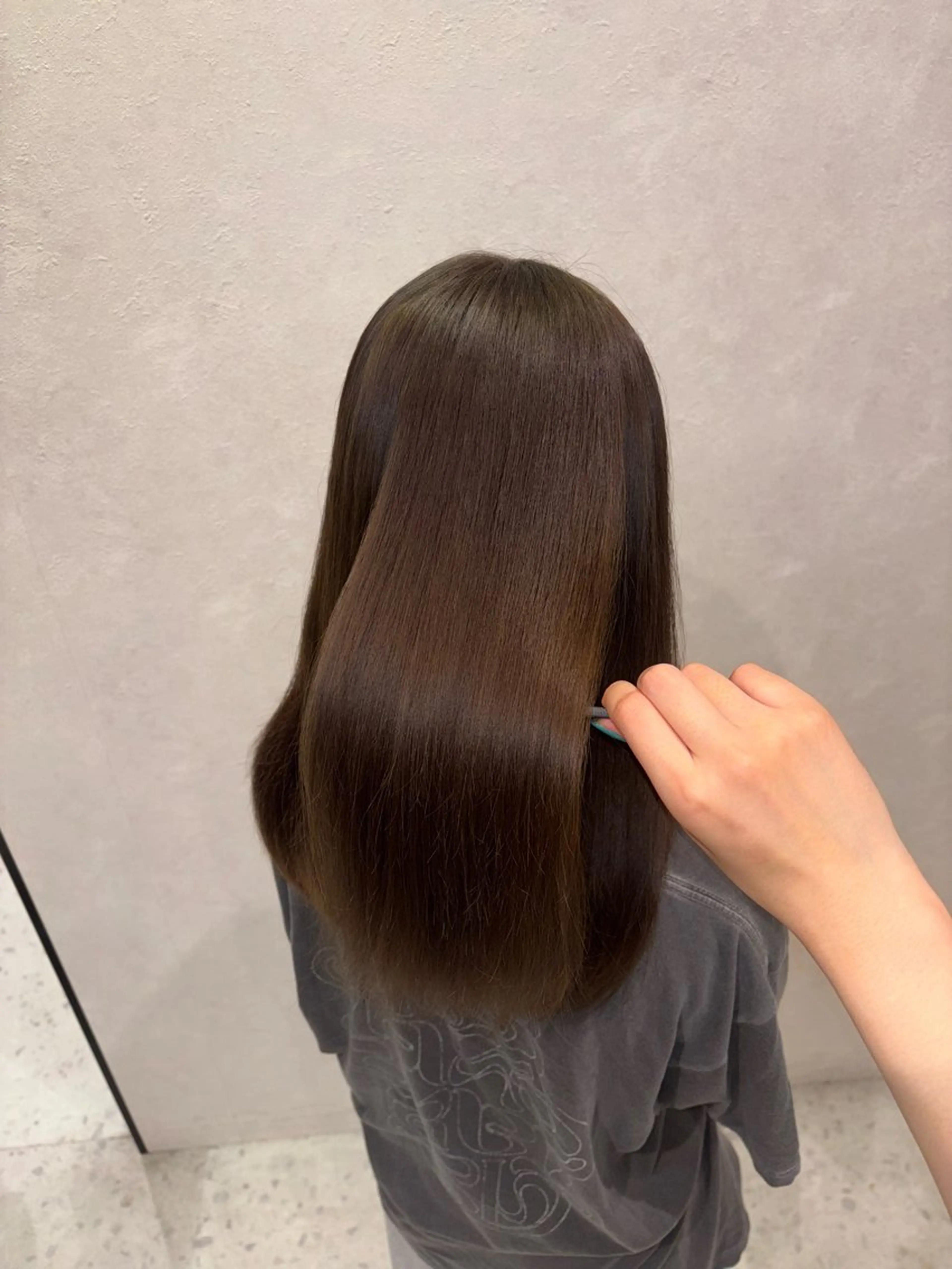 セミロング カラー ヘアカラー 山田 梨央のヘアスタイル