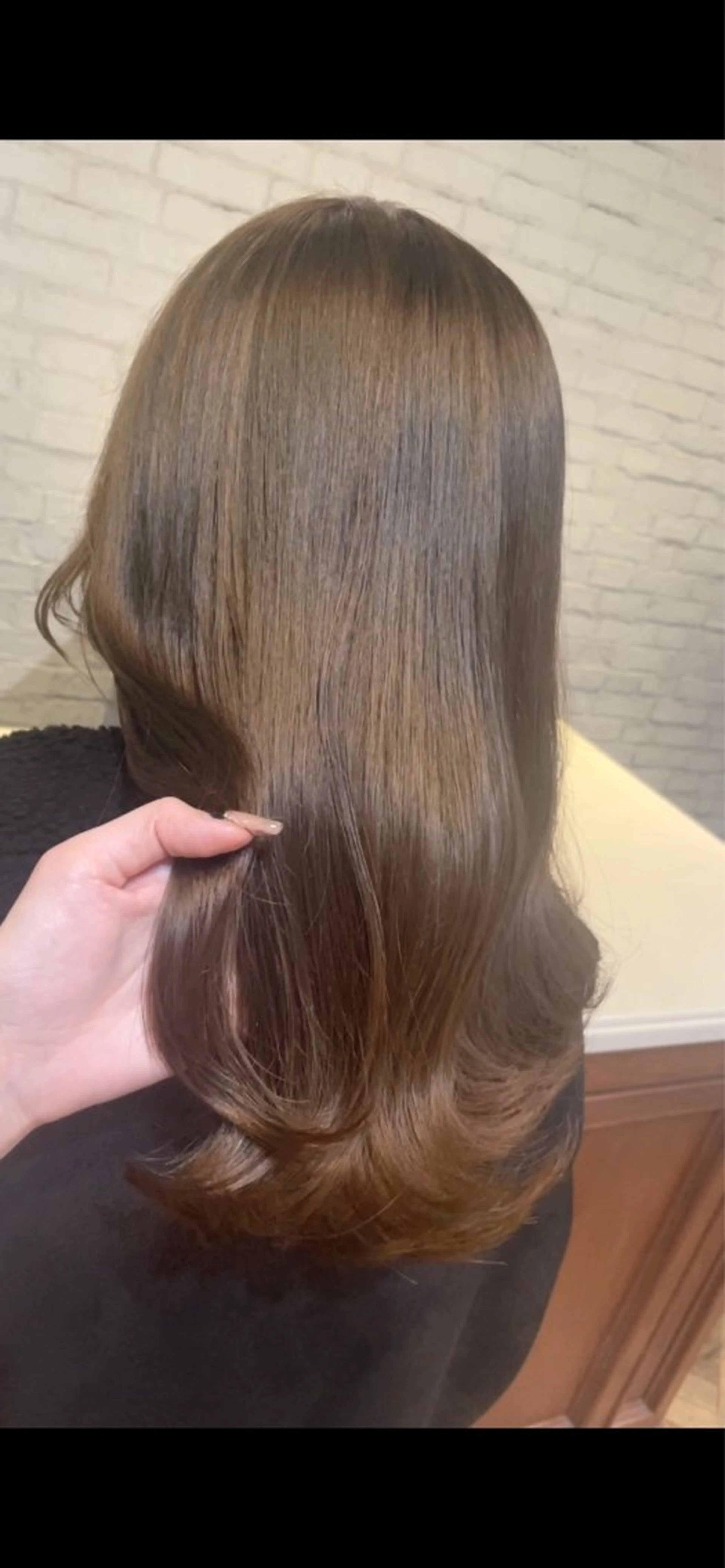 セミロング カラー ベージュカラー カット ヘアカラー トリートメント BEBE所属・ブリーチなし 透明感カラーKANAのヘアスタイル