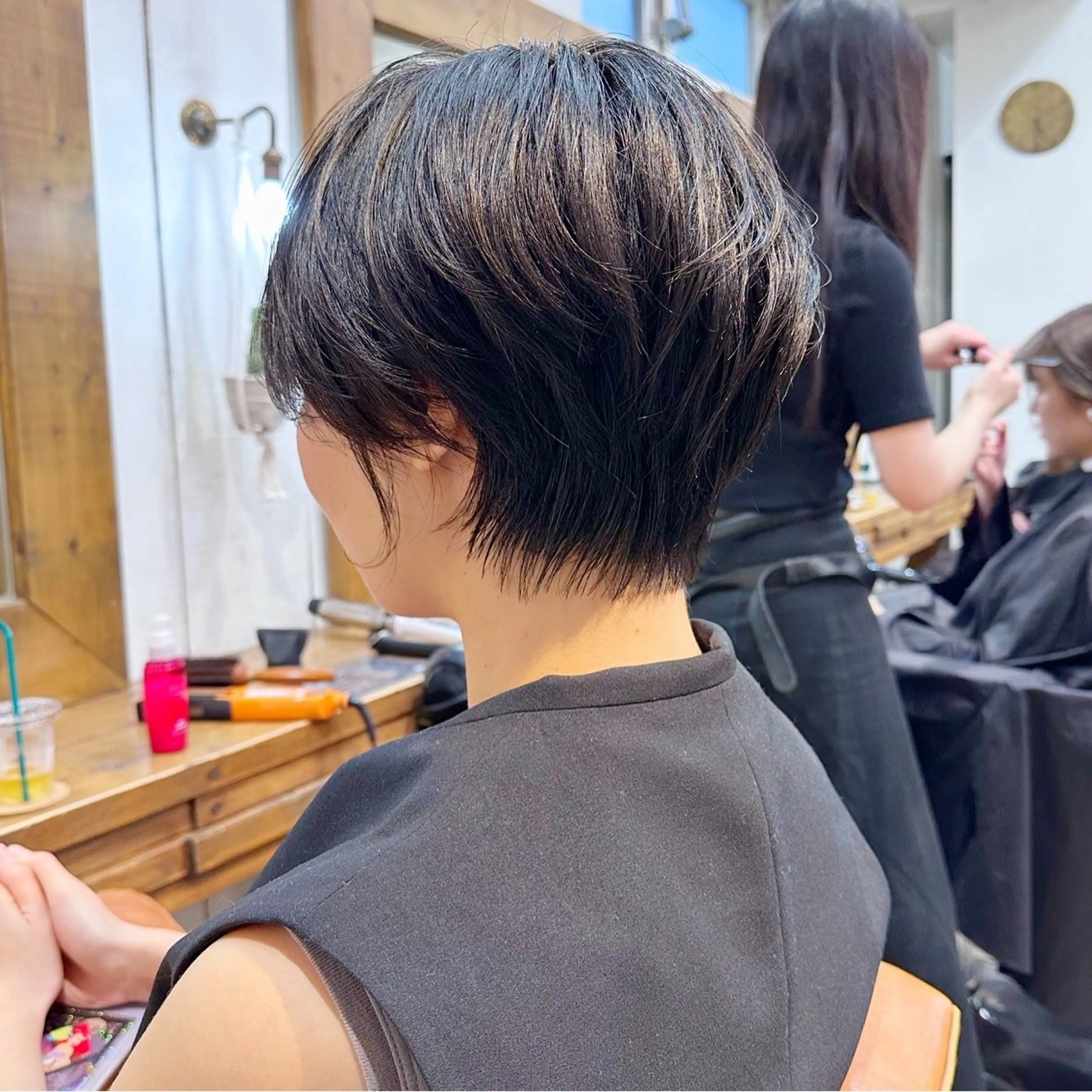 ショート ショートボブ ハンサムショート ボブ くせ毛 ショートヘア カット トリートメント newline銀座所属・銀座ショート/ 大人ショート/金子涼のヘアスタイル