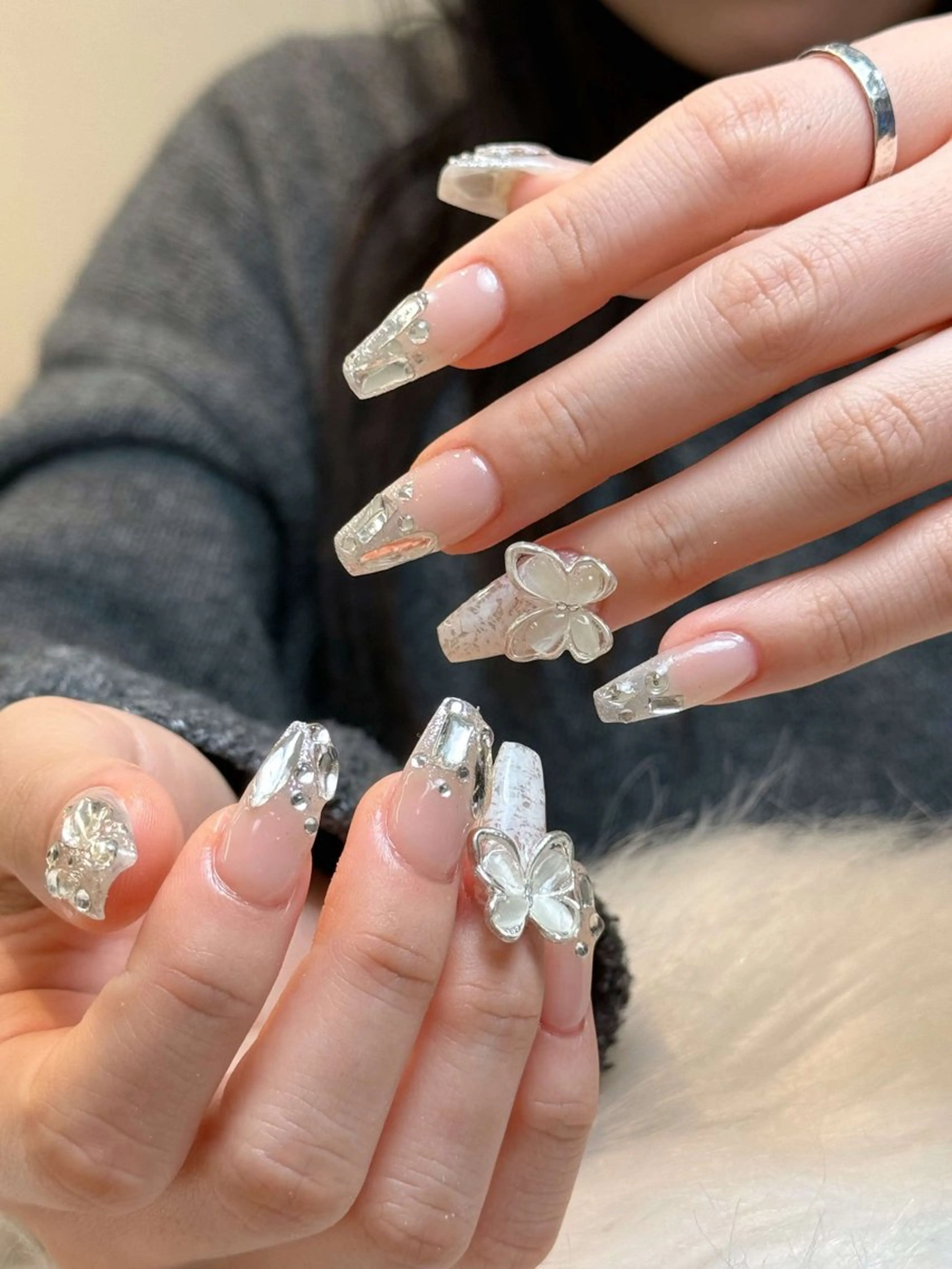 ネイル アートネイル フレンチネイル ジェルネイル ニュアンスネイル オフィスネイル ハンドネイル Nie Nail Salon所属・Nie Nail Shinokuboのネイルデザイン