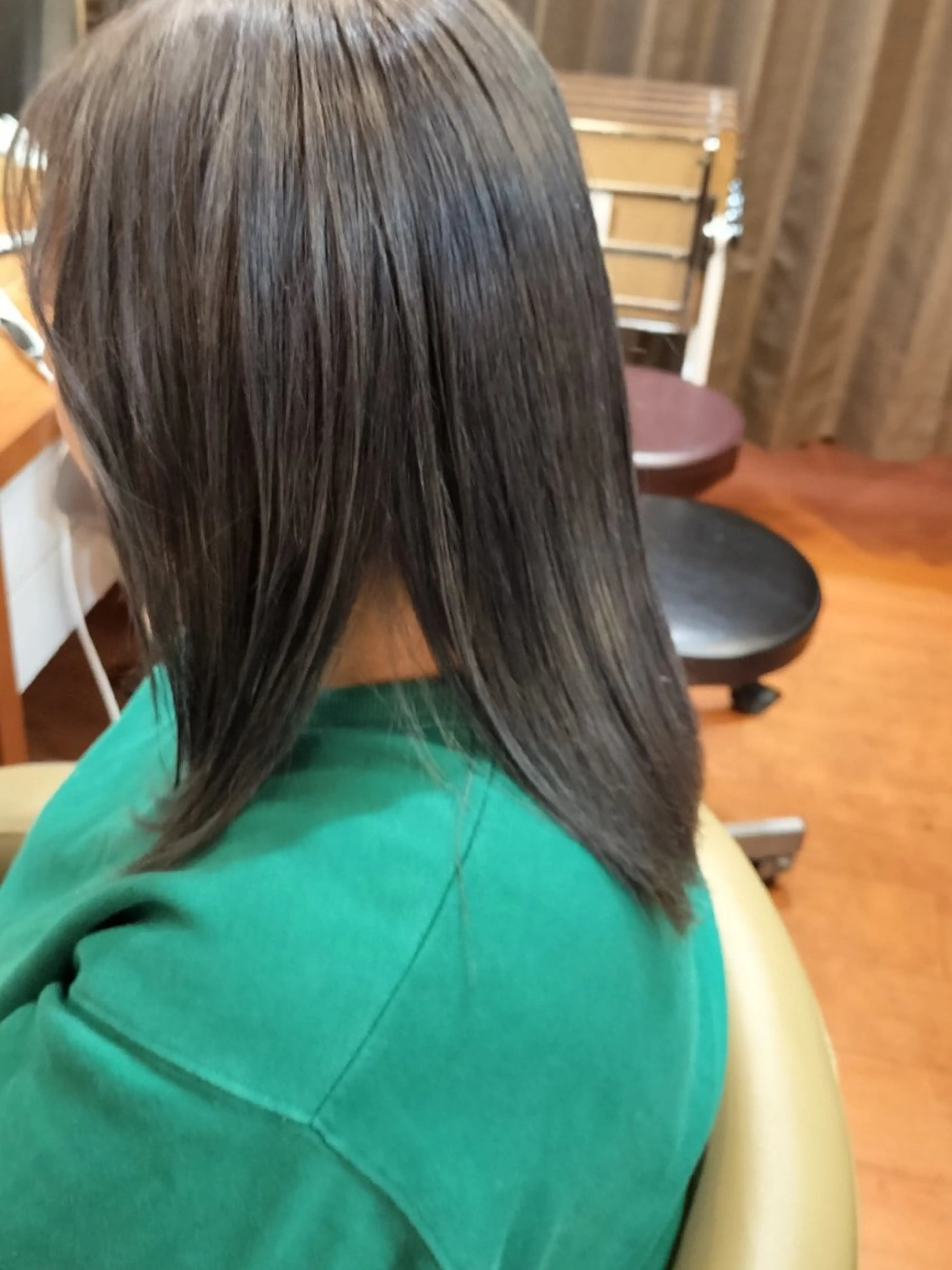 セミロング カラー 太田 香織のヘアスタイル