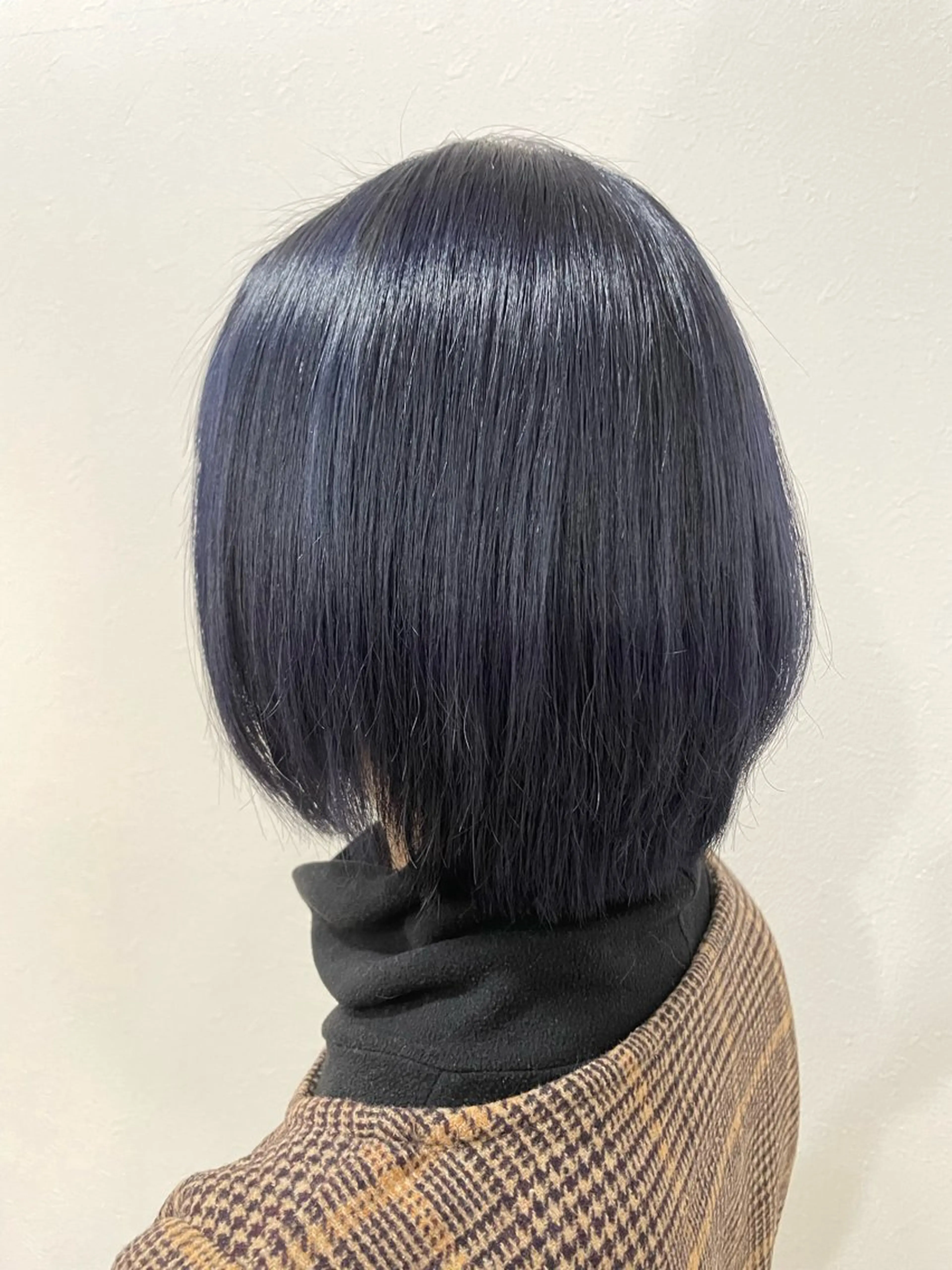 カラー 黒髪 ブリーチ ブルーカラー ブルーブラック 透明感カラー 米田 優唯のヘアスタイル