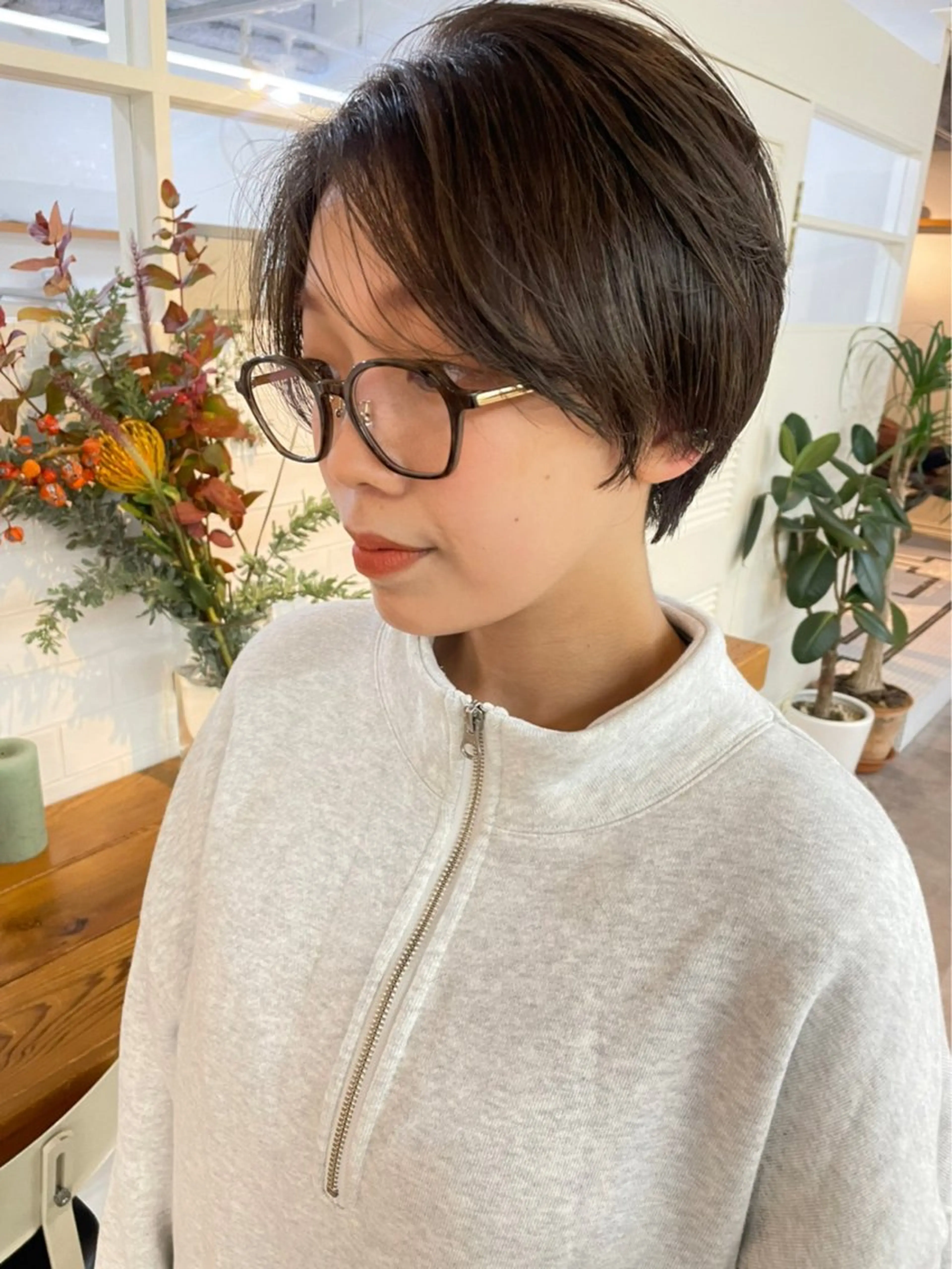 ショート カラー パーマ ヘアアレンジ レイヤー/ 透明感カラー/マドカのヘアスタイル