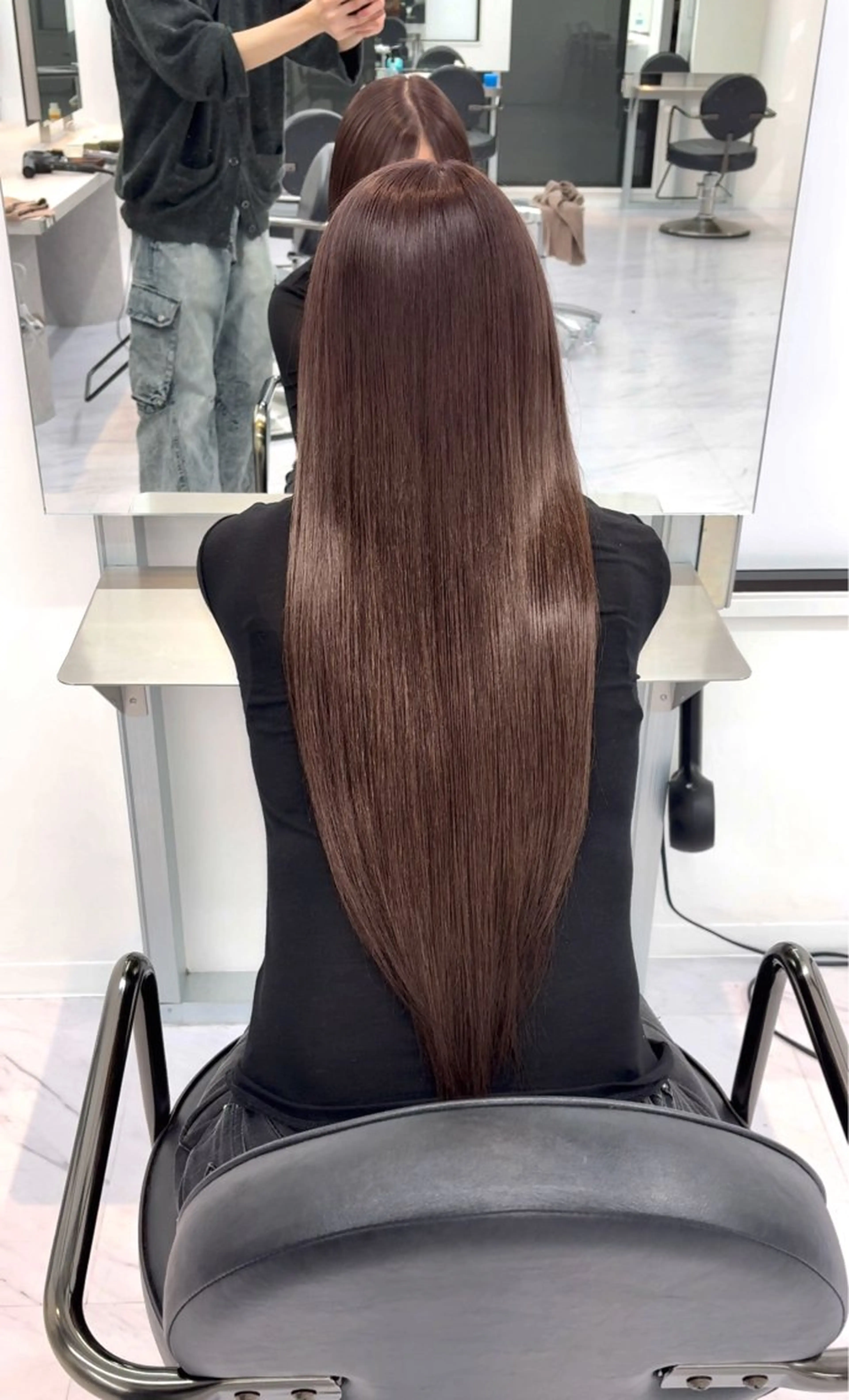 カラー VIVIE Shionのヘアスタイル